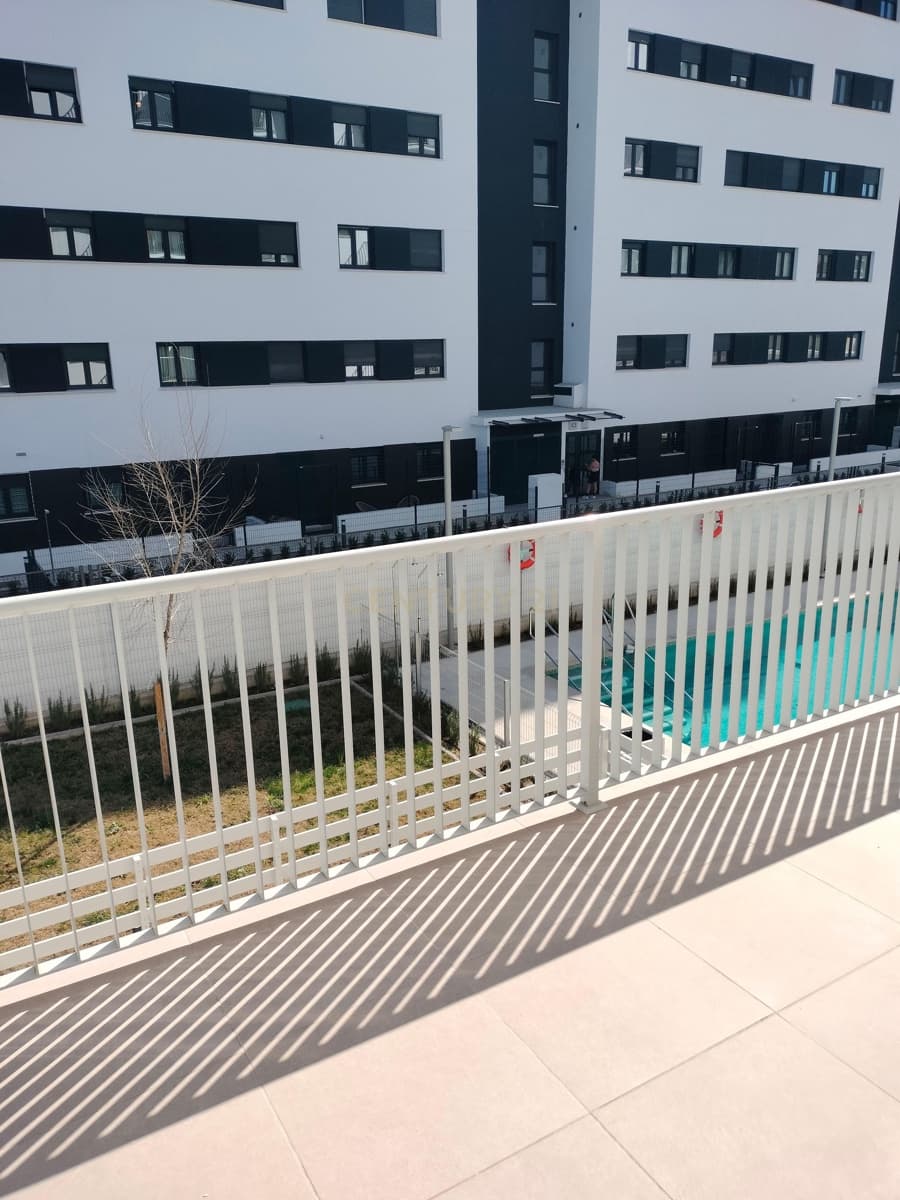 2 slaapkamer Appartement te huur in Granada stad - € 1.200 (Ref: 9665180)