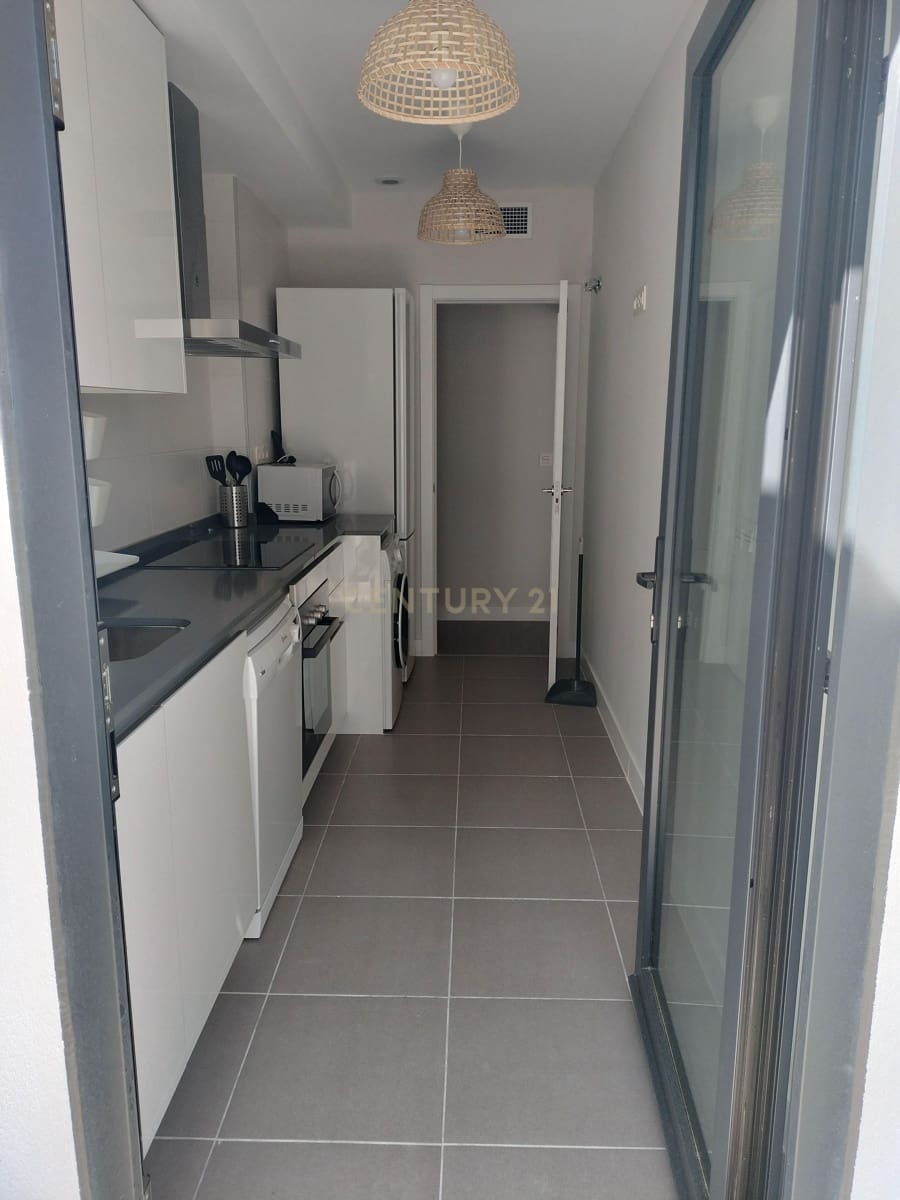 2 slaapkamer Appartement te huur in Granada stad - € 1.200 (Ref: 9665180)