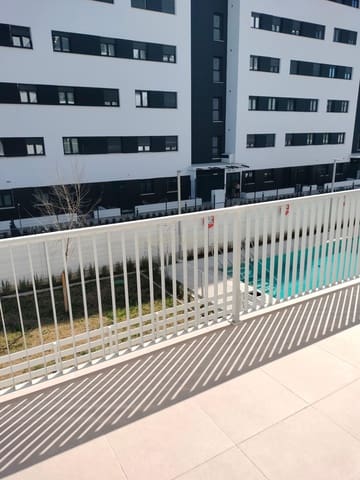 2 slaapkamer Appartement te huur in Camino de Ronda - Rosaleda, Granada stad - € 1.200 (Ref: 9665180)