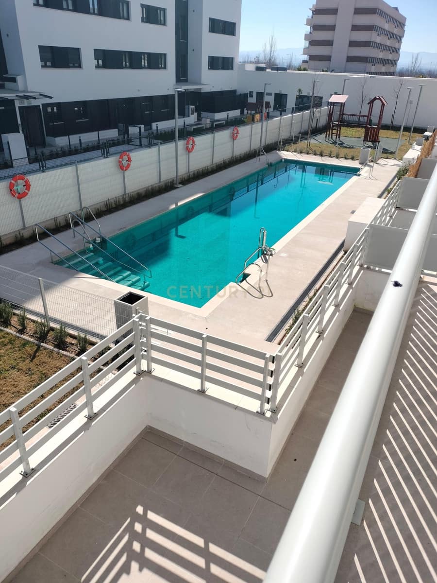 2 slaapkamer Appartement te huur in Granada stad - € 1.200 (Ref: 9665180)