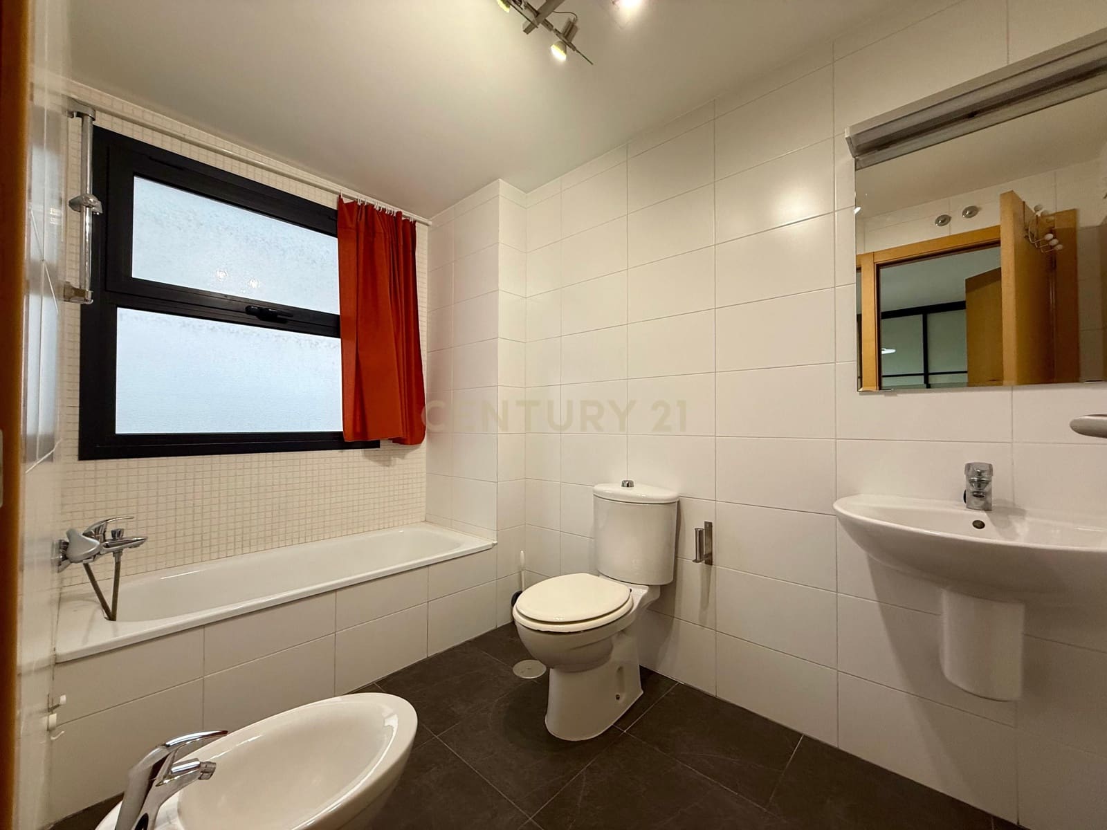 4 quarto Apartamento para arrendar em Alhendin - 750 € (Ref: 9665540)