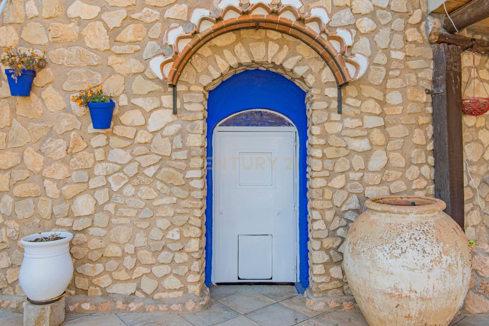 5 bedroom Cave House for sale in Guadix - € 430,000 (Ref: 9669197)