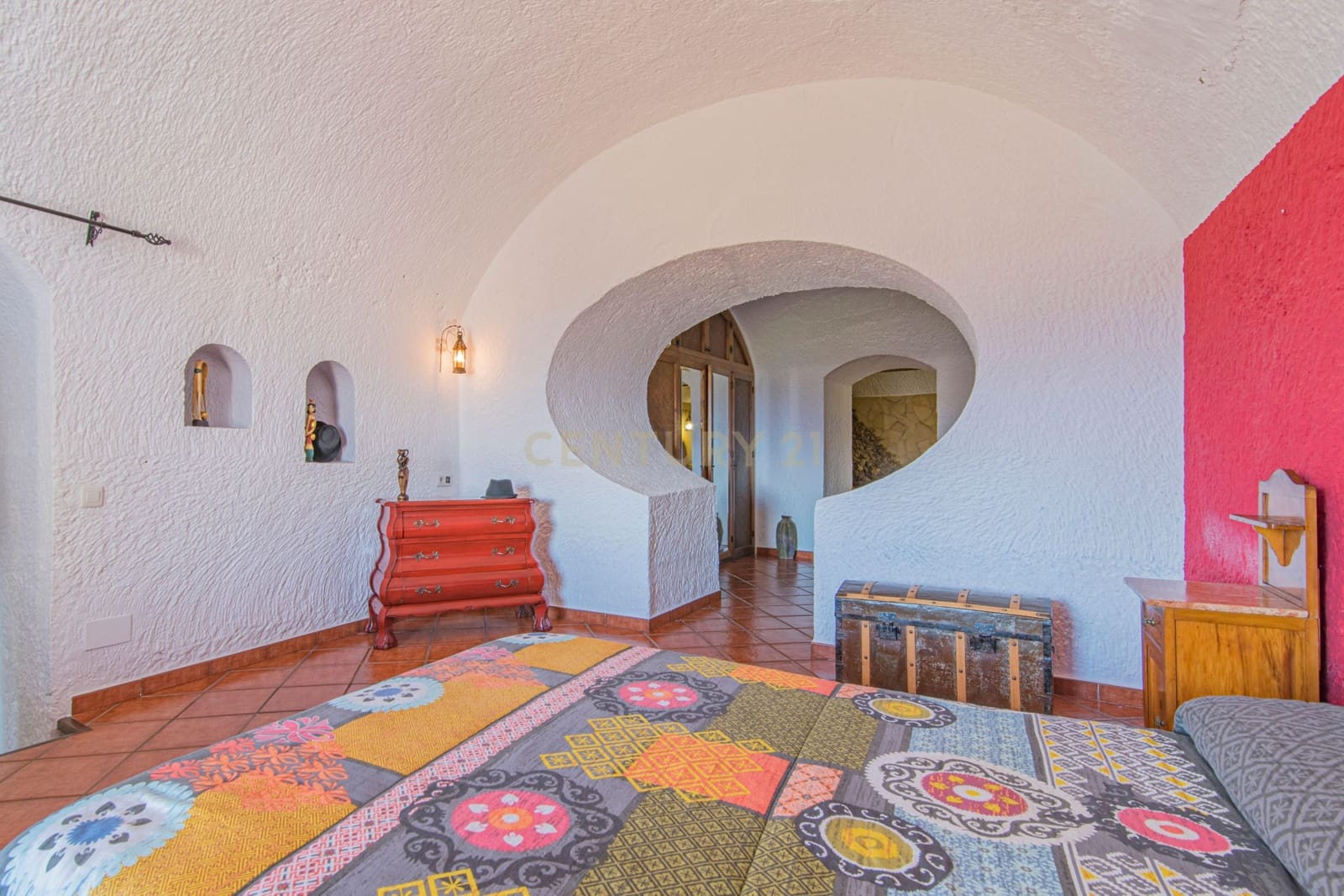 5 bedroom Cave House for sale in Guadix - € 430,000 (Ref: 9669197)