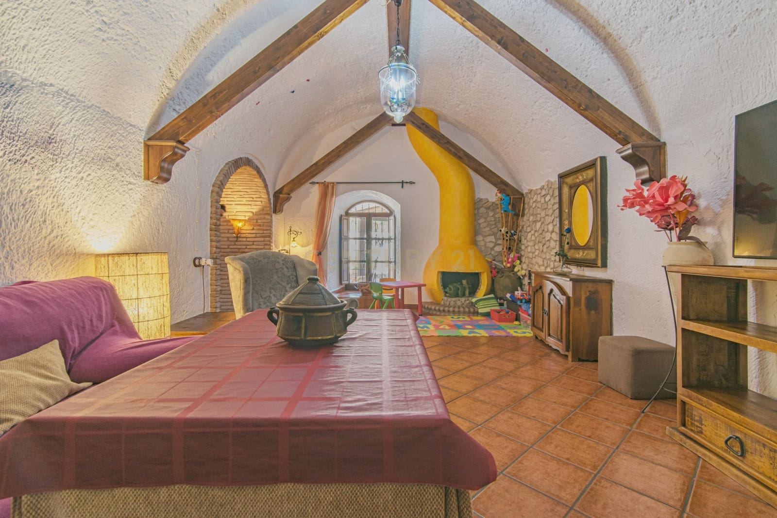 5 bedroom Cave House for sale in Guadix - € 430,000 (Ref: 9669197)