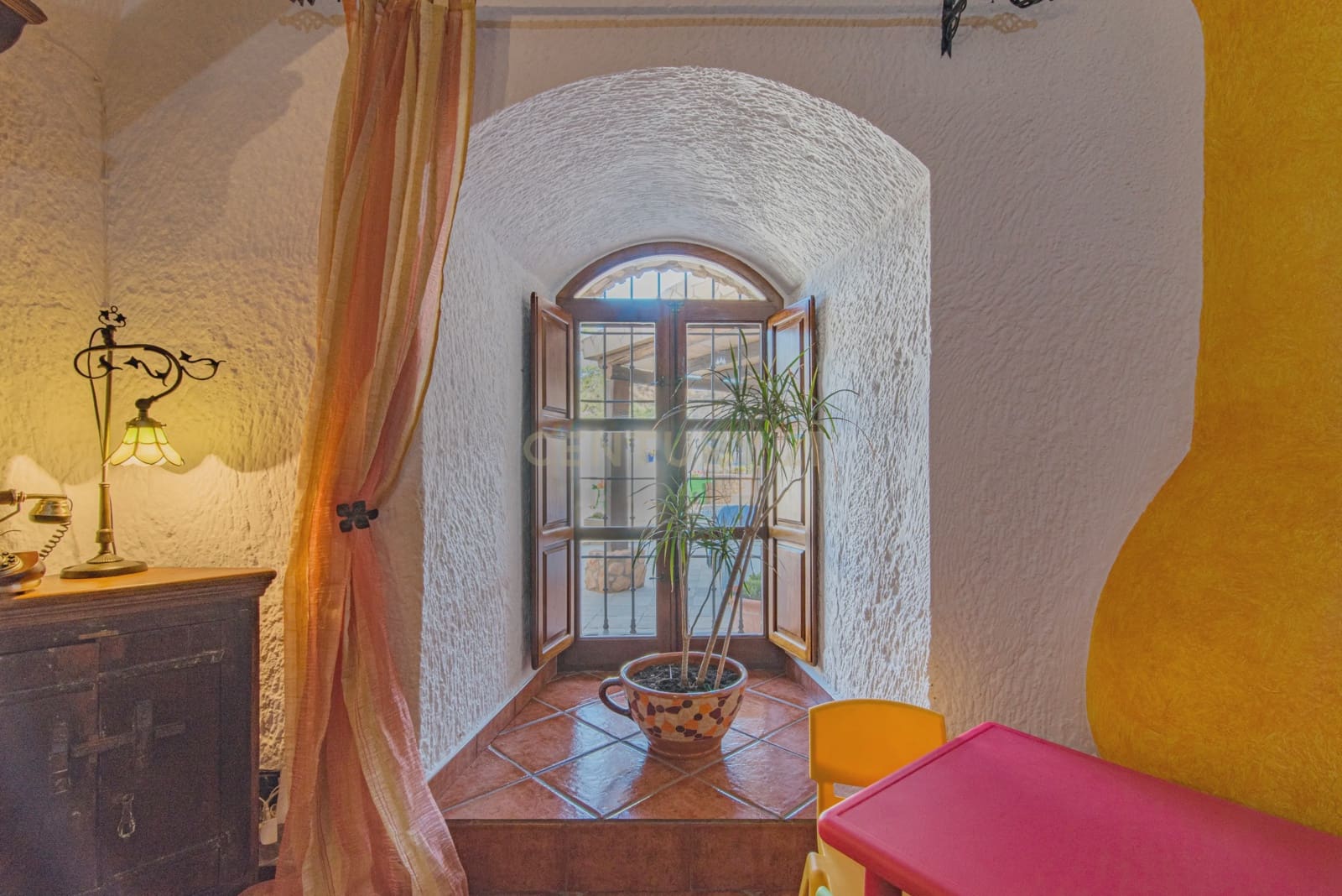 5 bedroom Cave House for sale in Guadix - € 430,000 (Ref: 9669197)