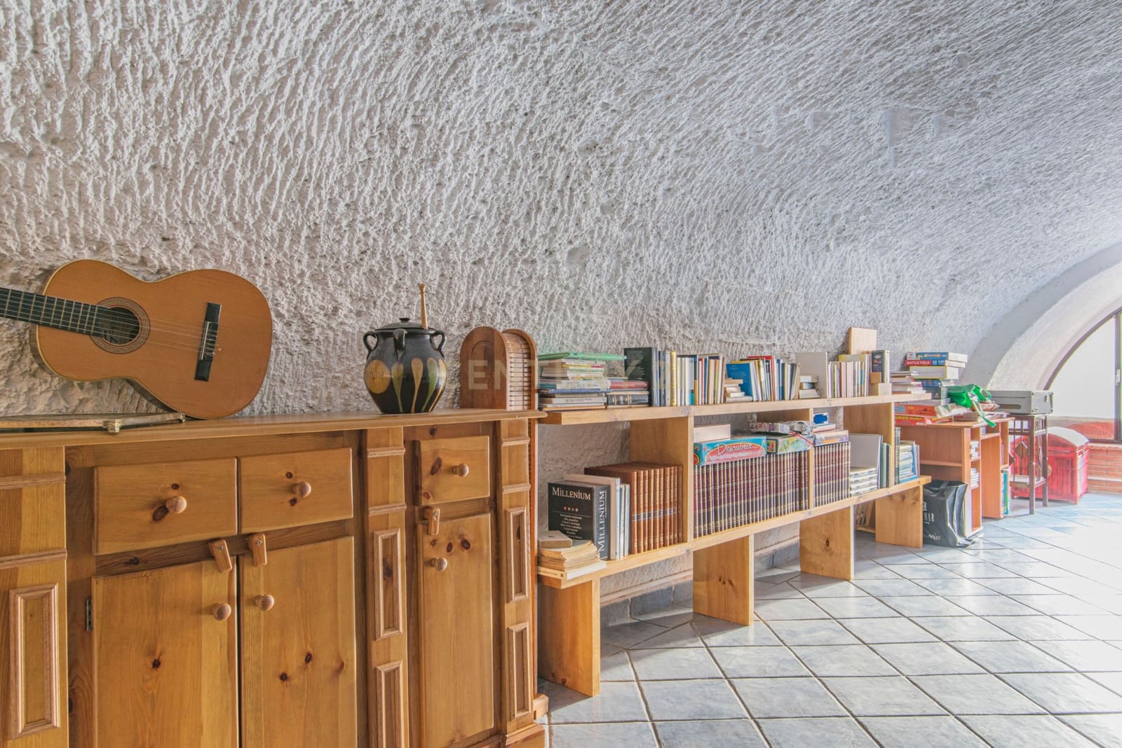 5 bedroom Cave House for sale in Guadix - € 430,000 (Ref: 9669197)