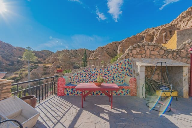 5 bedroom Cave House for sale in Guadix - € 430,000 (Ref: 9669197)