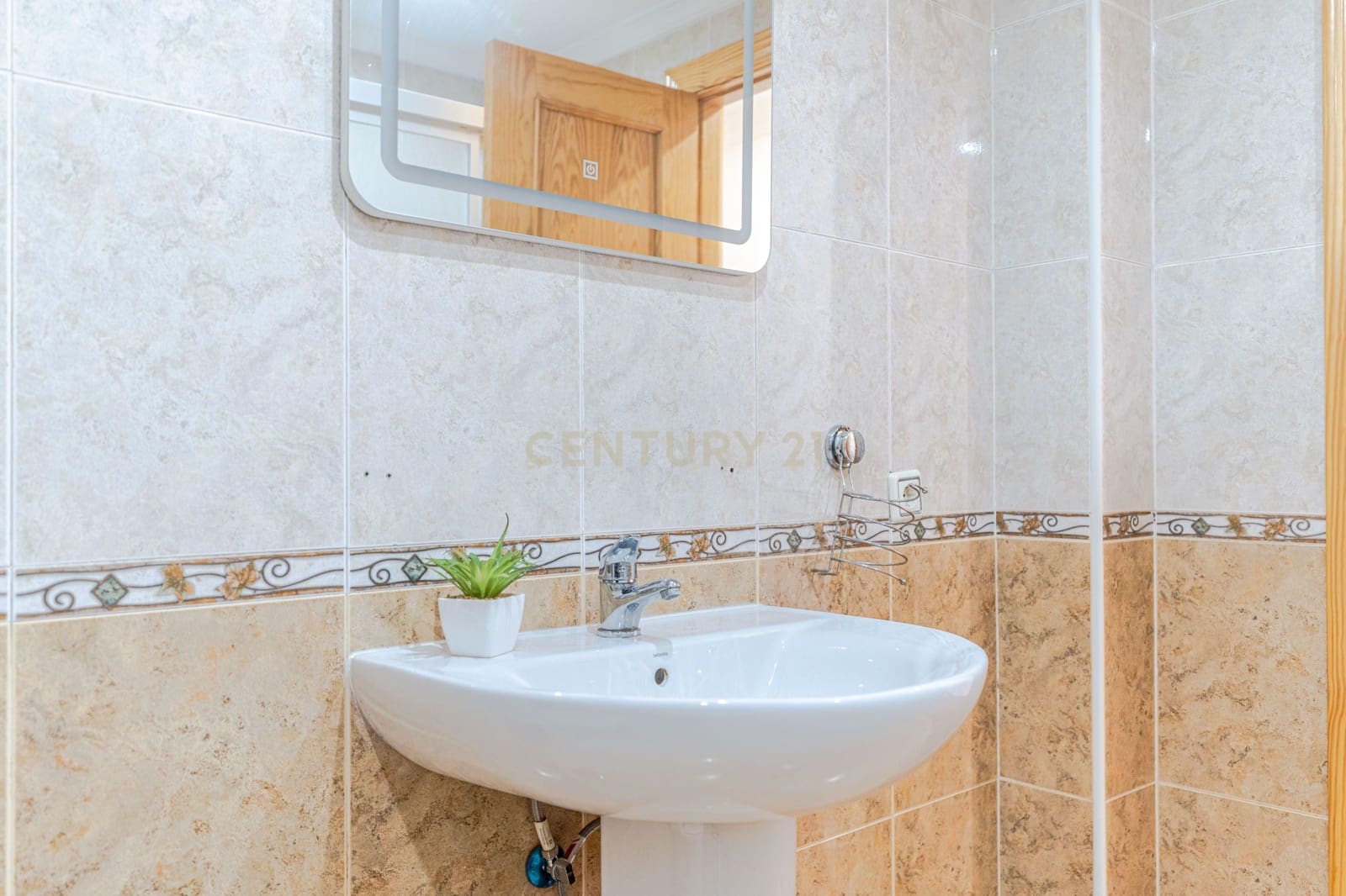 Apartamento de 3 habitaciones en Güevéjar en venta - 139.900 € (Ref: 9672166)