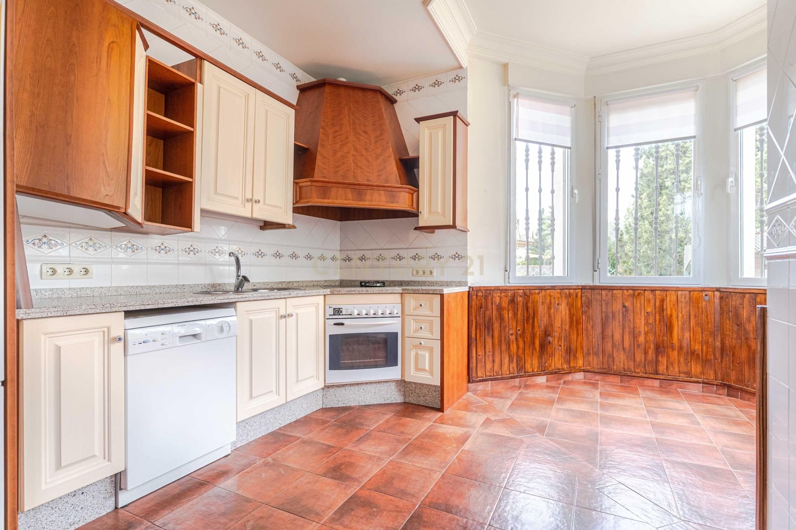 7 Zimmer Villa zu verkaufen in Albolote mit Pool Garage - 664.000 € (Ref: 9675114)