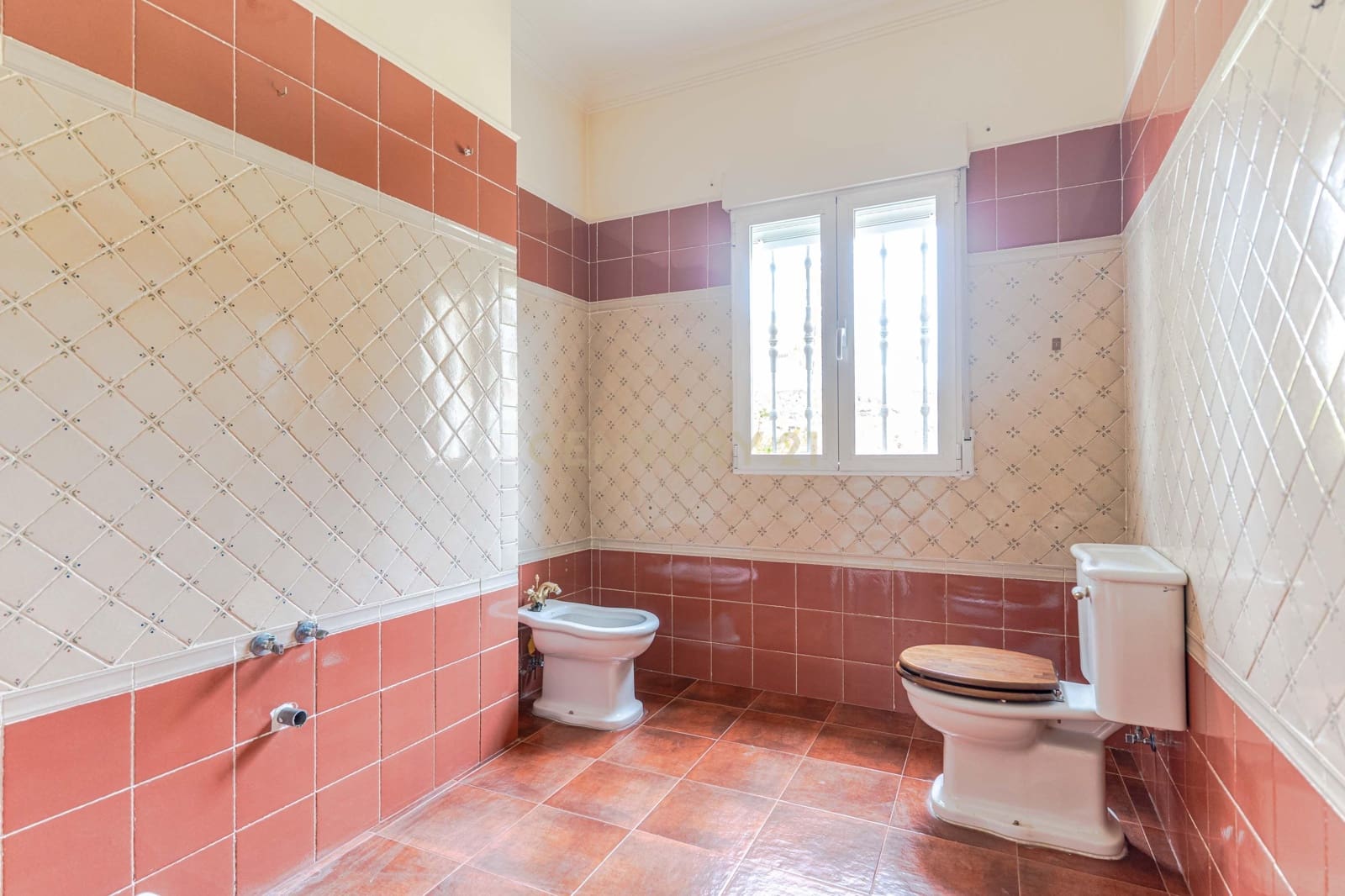 7 Zimmer Villa zu verkaufen in Albolote mit Pool Garage - 664.000 € (Ref: 9675114)