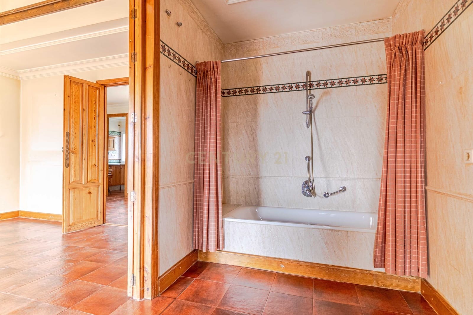 7 Zimmer Villa zu verkaufen in Albolote mit Pool Garage - 664.000 € (Ref: 9675114)