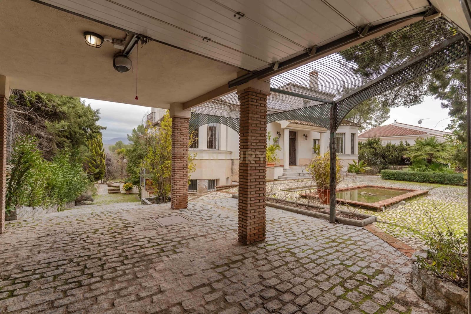 7 Zimmer Villa zu verkaufen in Albolote mit Pool Garage - 664.000 € (Ref: 9675114)