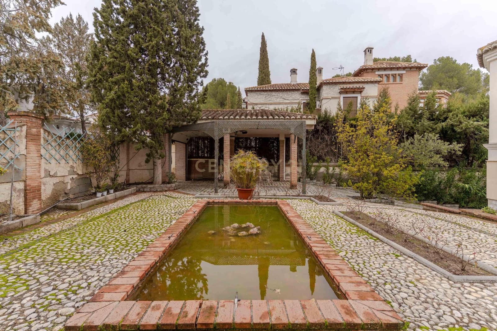 7 Zimmer Villa zu verkaufen in Albolote mit Pool Garage - 664.000 € (Ref: 9675114)