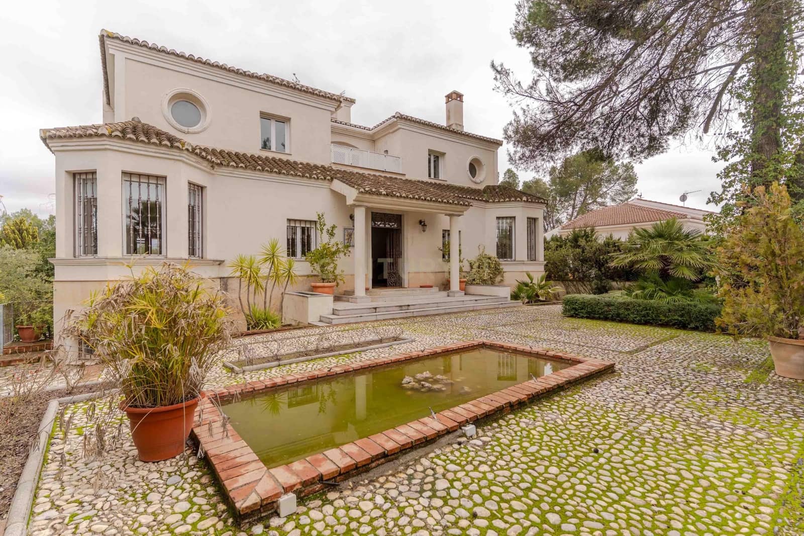 7 Zimmer Villa zu verkaufen in Albolote mit Pool Garage - 664.000 € (Ref: 9675114)