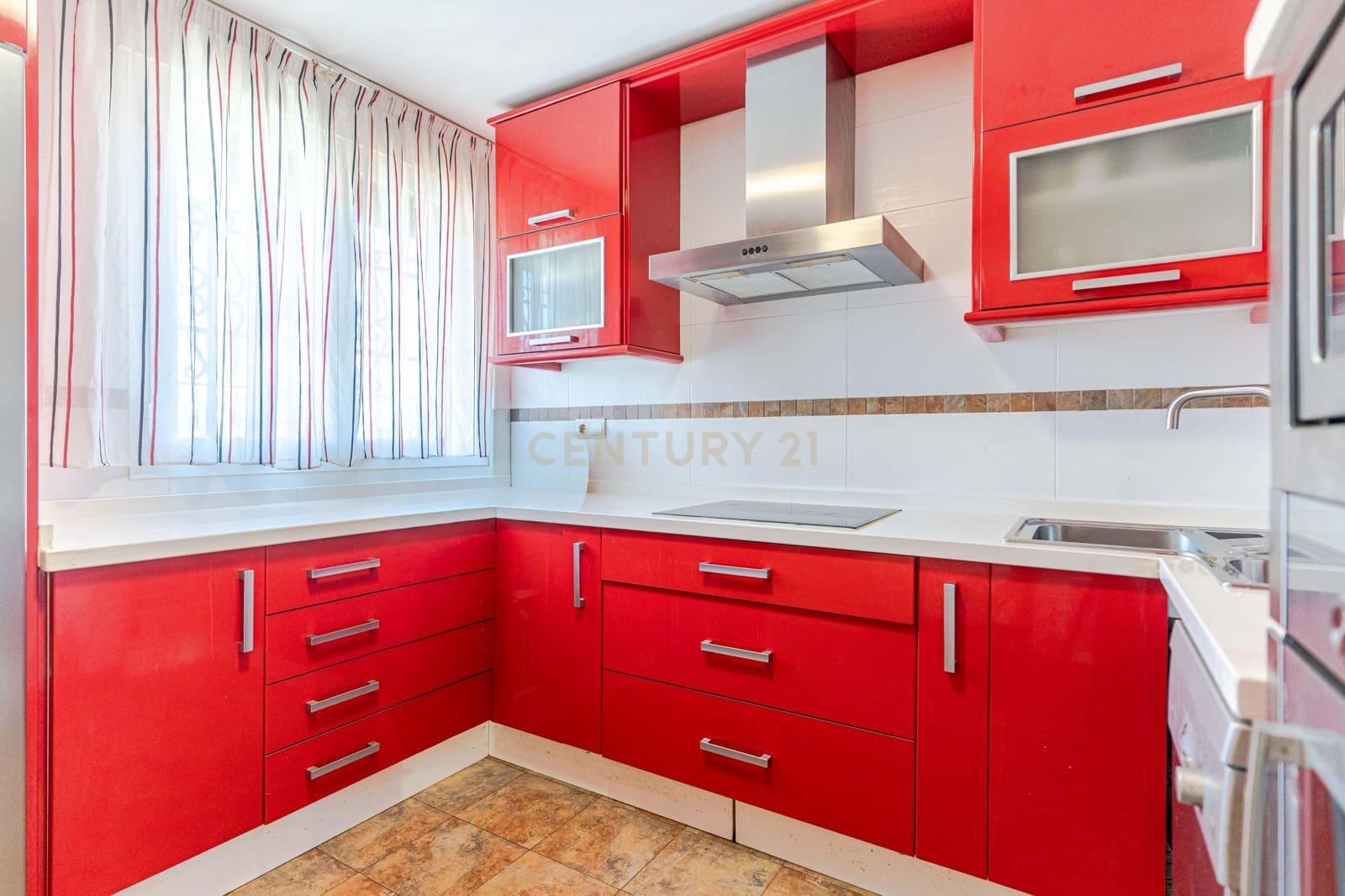 5 soveværelse Villa til salg i Huetor Vega med swimmingpool - € 385.000 (Ref: 9684347)