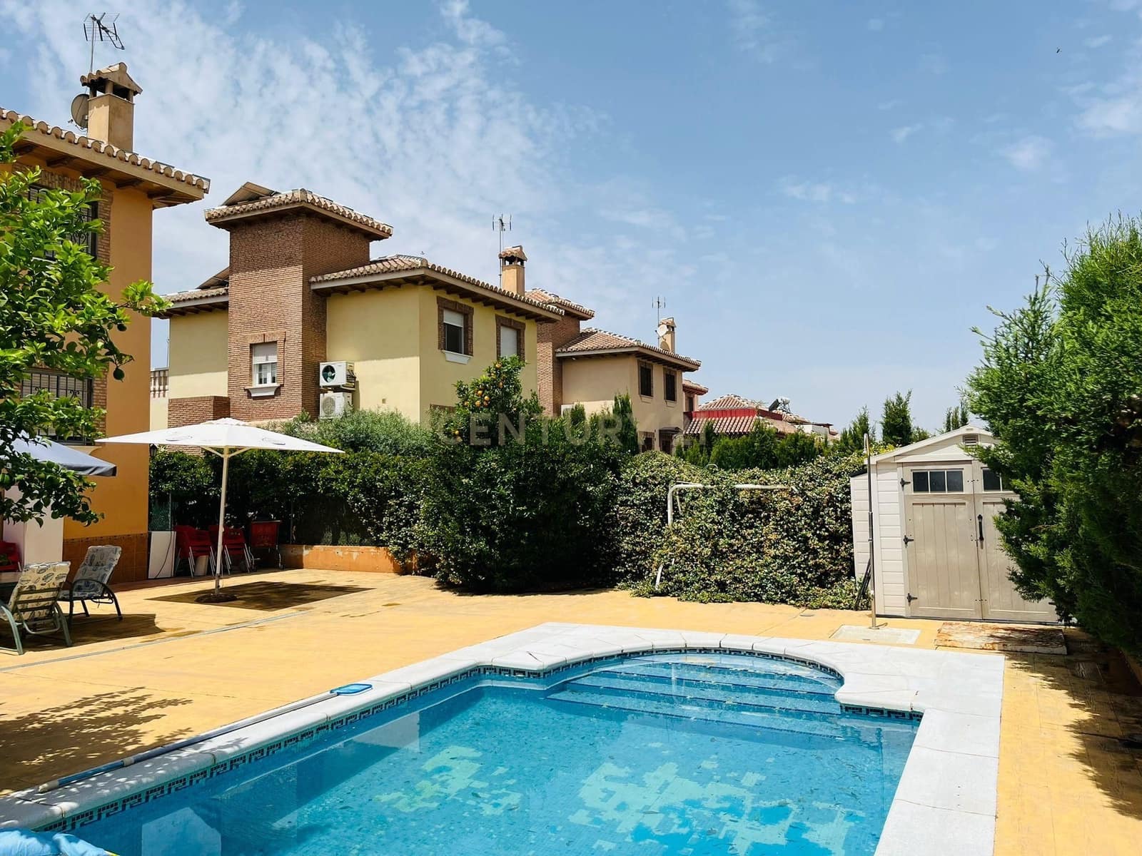 5 soveværelse Villa til salg i Huetor Vega med swimmingpool - € 385.000 (Ref: 9684347)