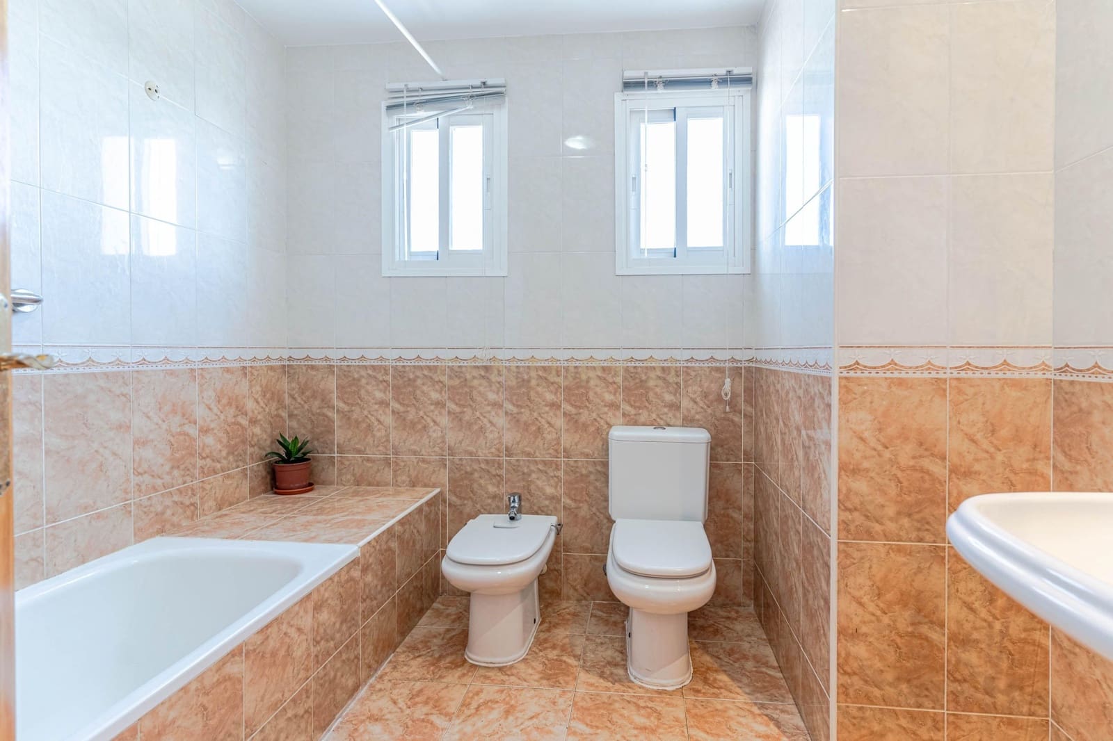 3 slaapkamer Flat te koop in Motril - € 130.000 (Ref: 9685694)