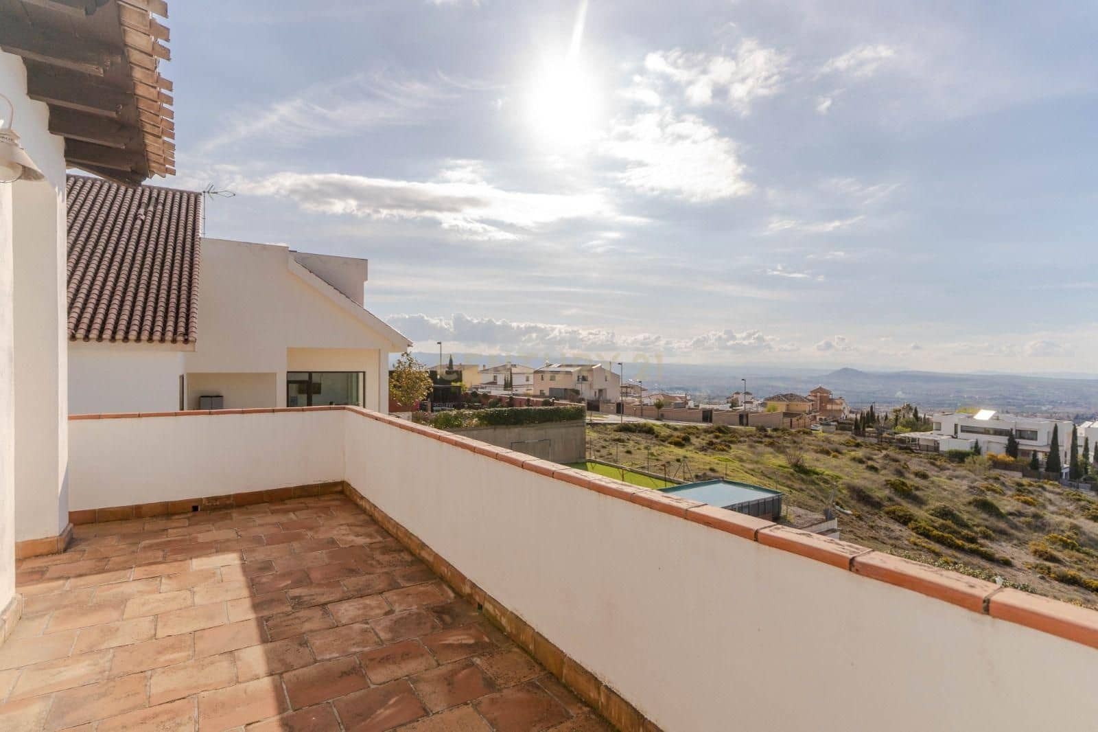 4 sypialnia Willa na sprzedaż w La Zubia z basenem garażem - 540 000 € (Ref: 9694251)