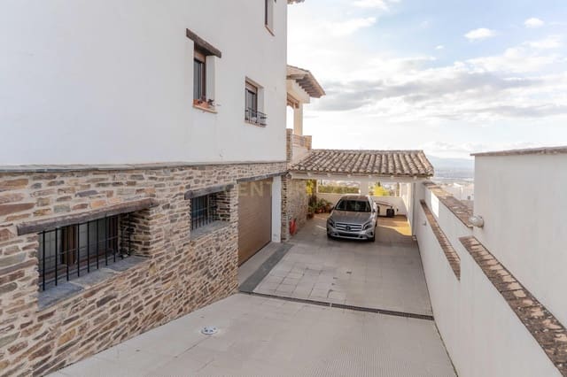 4 sypialnia Willa na sprzedaż w La Zubia z basenem garażem - 540 000 € (Ref: 9694251)