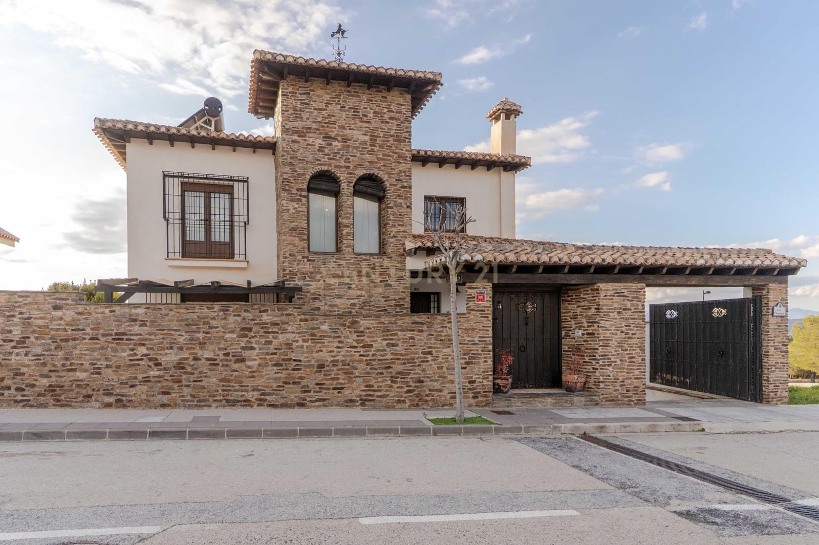 4 sypialnia Willa na sprzedaż w La Zubia z basenem garażem - 540 000 € (Ref: 9694251)