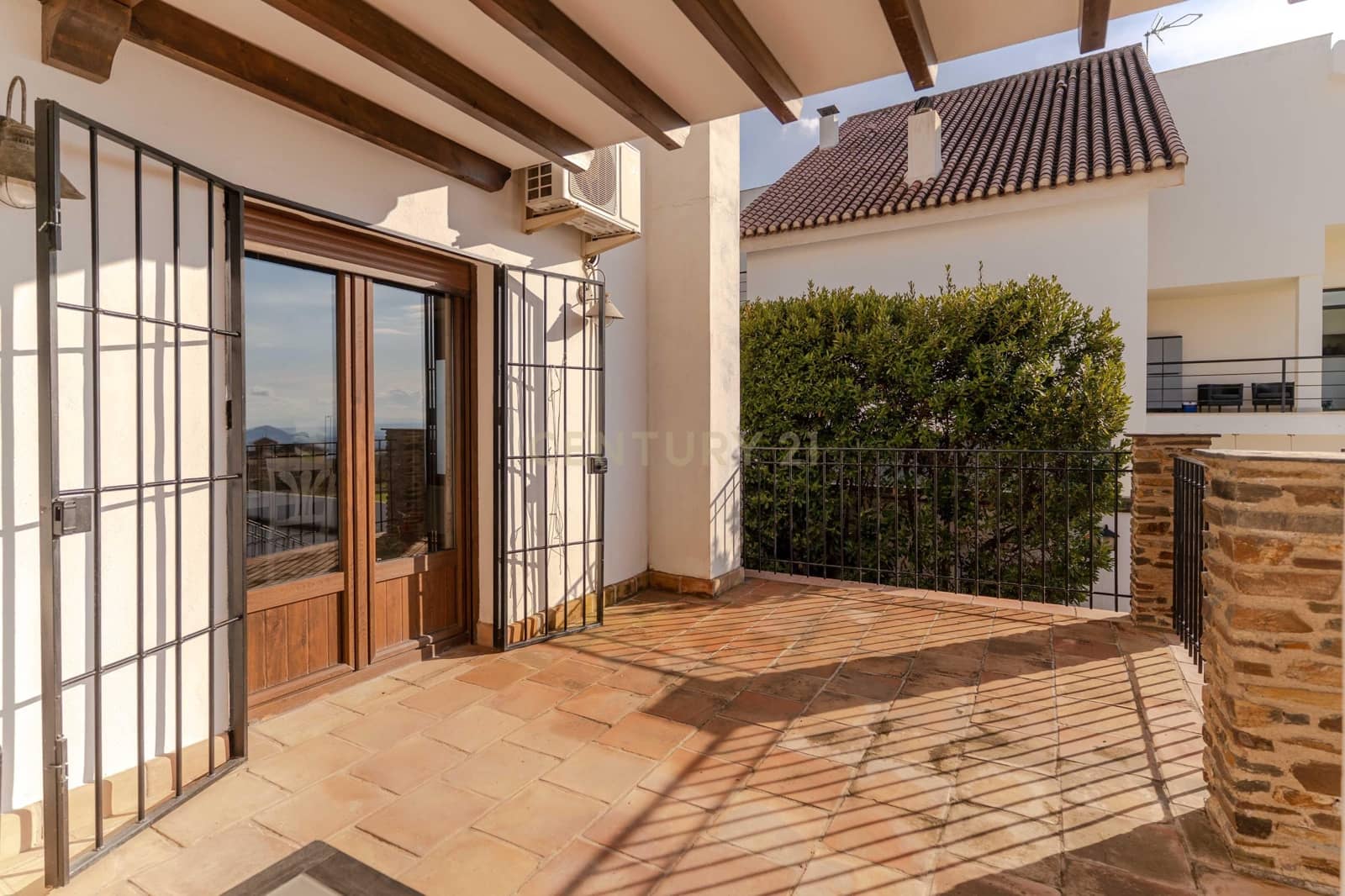 4 sypialnia Willa na sprzedaż w La Zubia z basenem garażem - 540 000 € (Ref: 9694251)