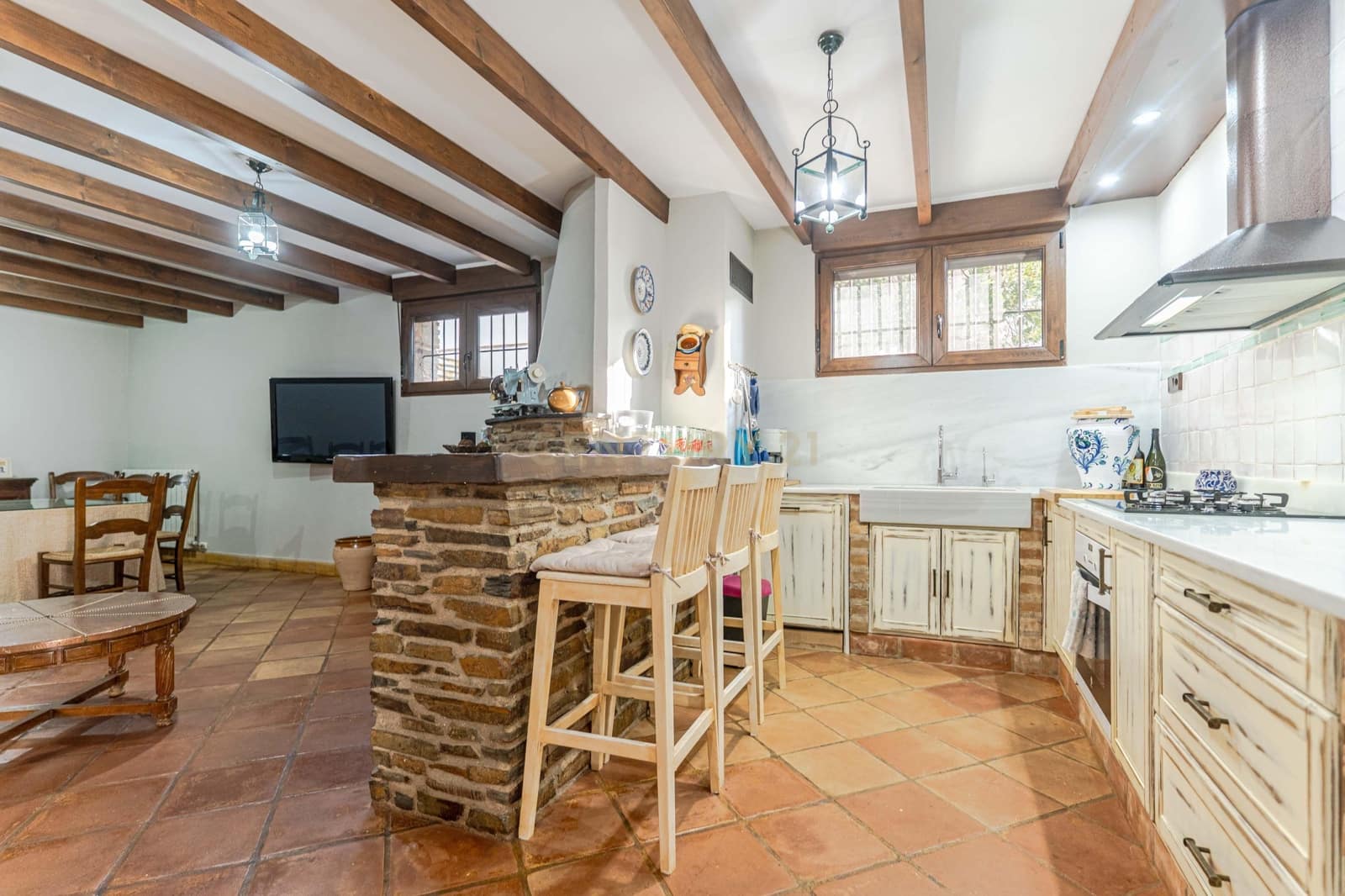 4 sypialnia Willa na sprzedaż w La Zubia z basenem garażem - 540 000 € (Ref: 9694251)