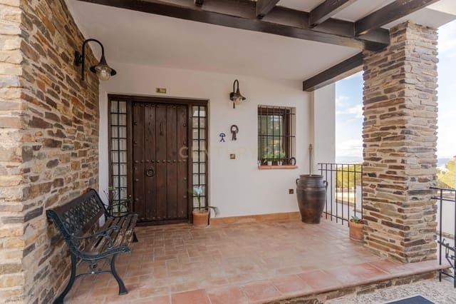 4 sypialnia Willa na sprzedaż w La Zubia z basenem garażem - 540 000 € (Ref: 9694251)