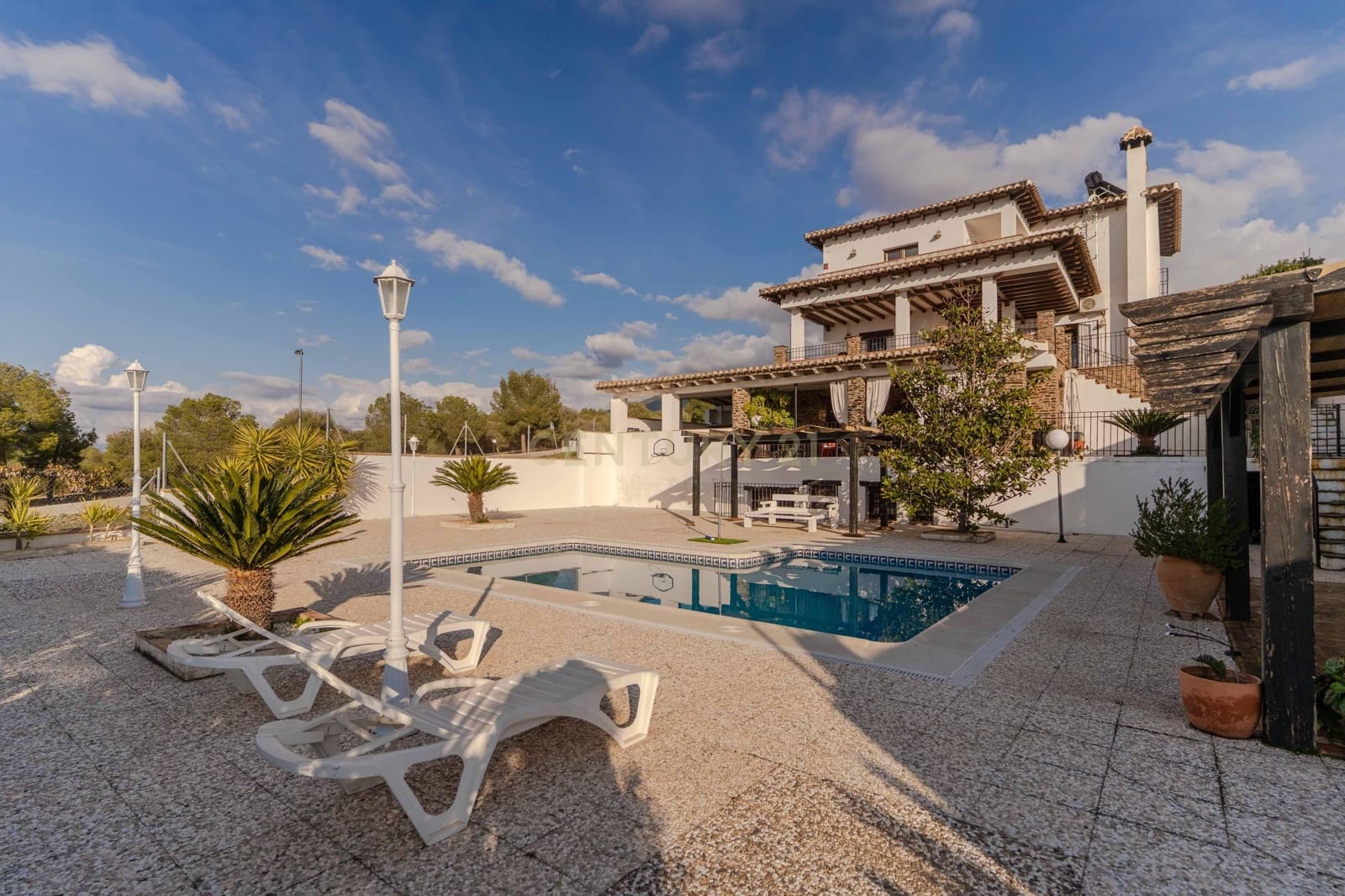 4 sypialnia Willa na sprzedaż w La Zubia z basenem garażem - 540 000 € (Ref: 9694251)