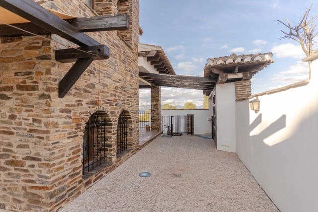 4 sypialnia Willa na sprzedaż w La Zubia z basenem garażem - 540 000 € (Ref: 9694251)