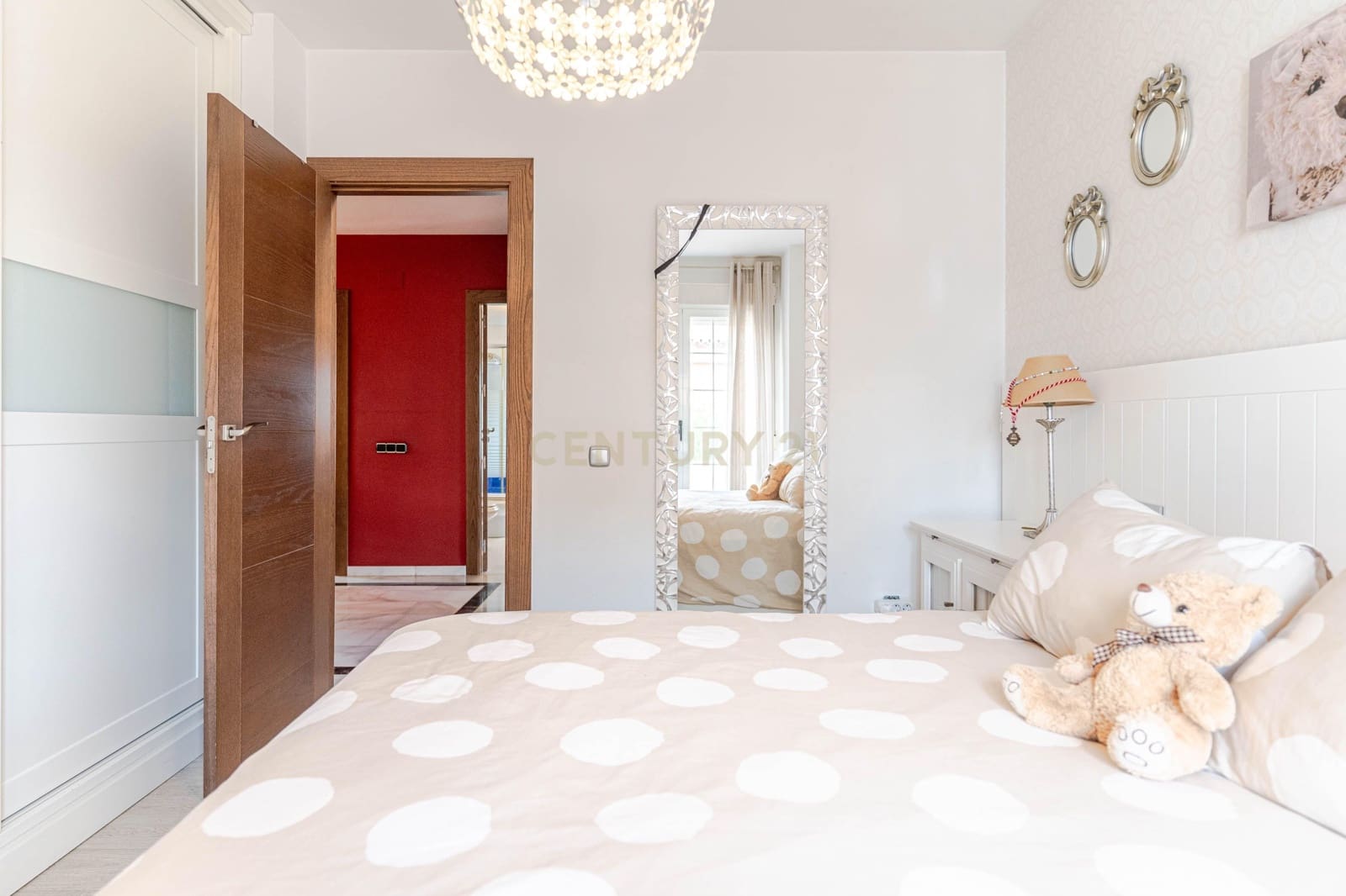 5 bedroom Villa for sale in Ogijares with pool - € 530,000 (Ref: 9697844)