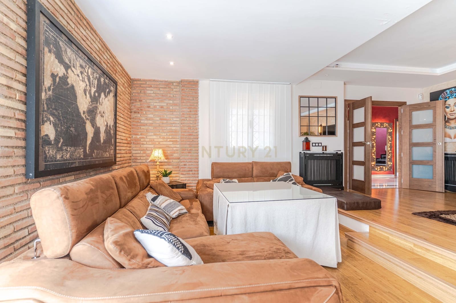 5 bedroom Villa for sale in Ogijares with pool - € 530,000 (Ref: 9697844)