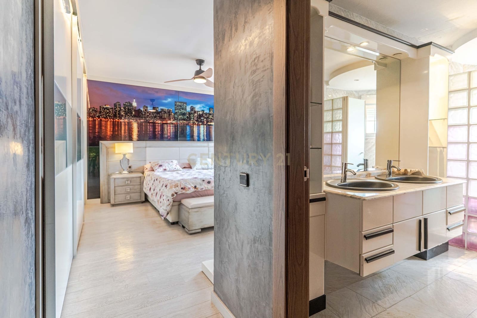 5 bedroom Villa for sale in Ogijares with pool - € 530,000 (Ref: 9697844)