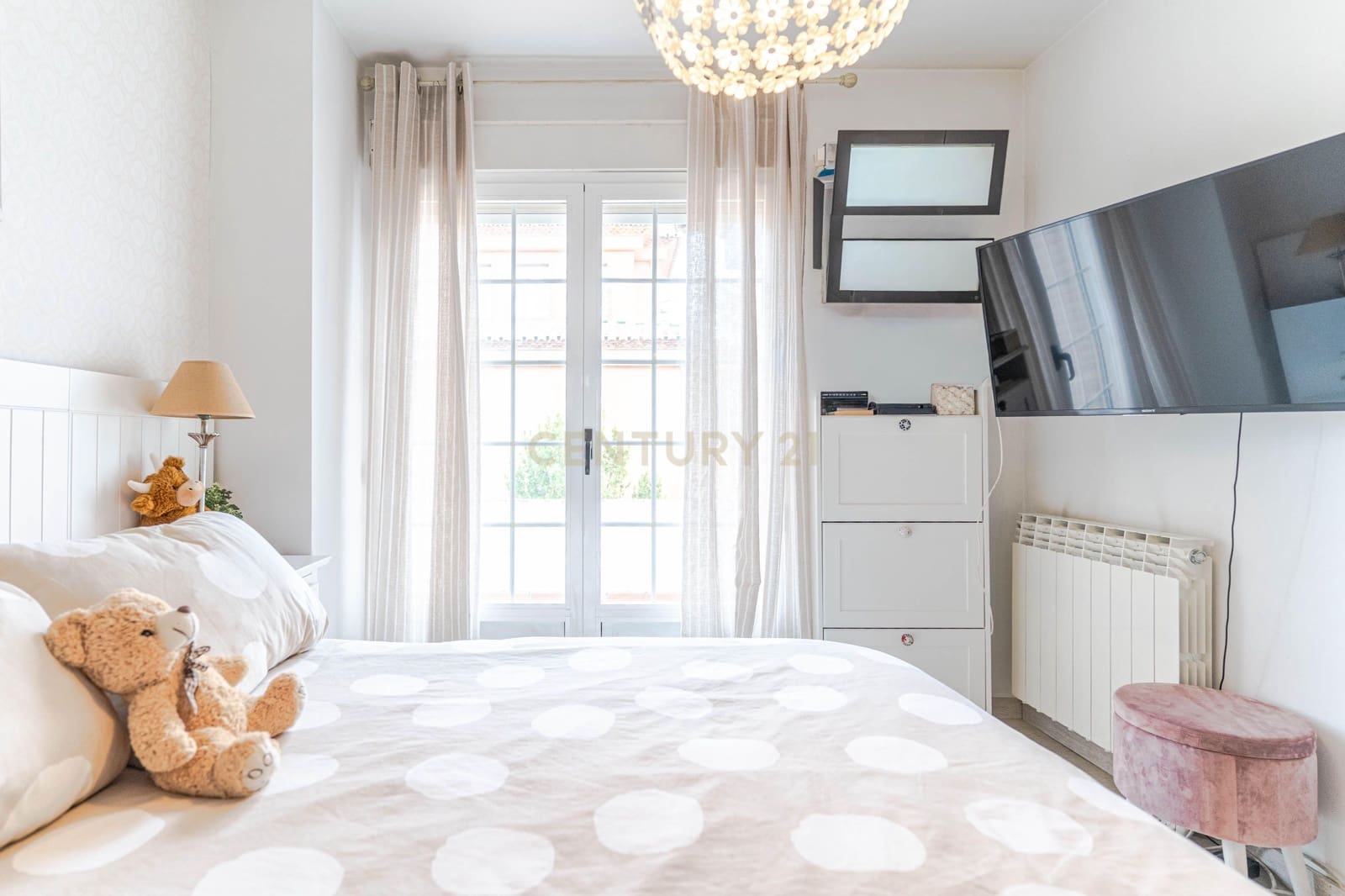 5 bedroom Villa for sale in Ogijares with pool - € 530,000 (Ref: 9697844)