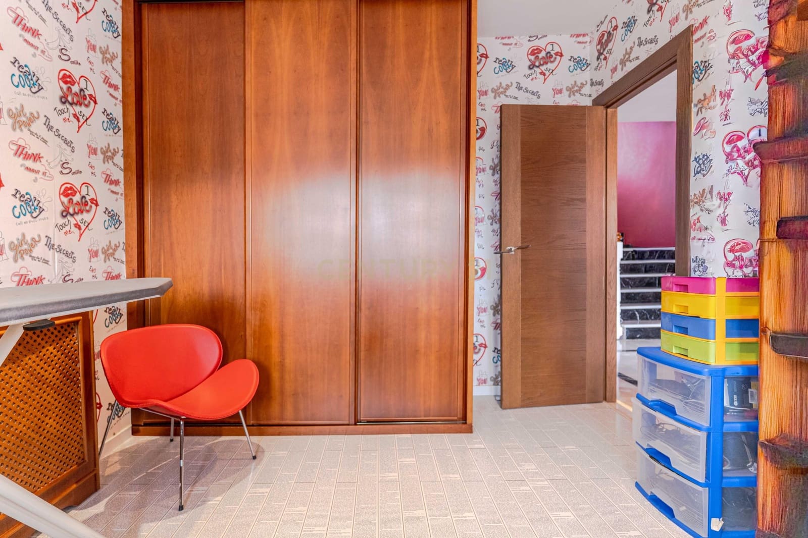 5 bedroom Villa for sale in Ogijares with pool - € 530,000 (Ref: 9697844)