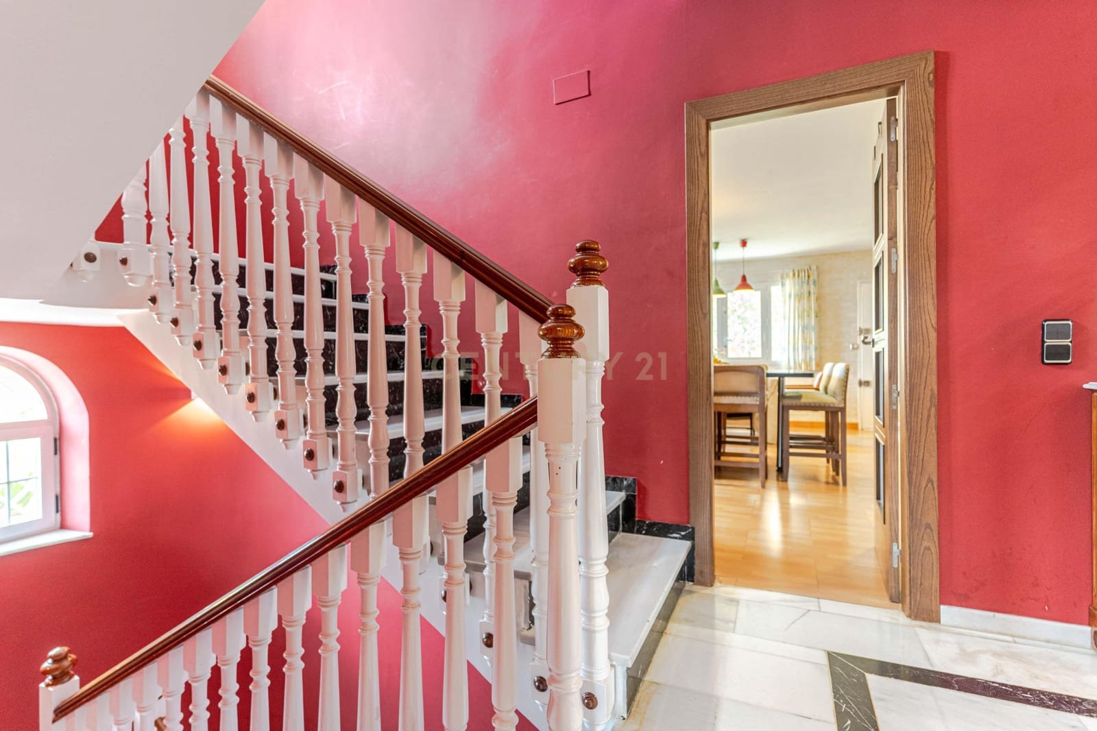 5 bedroom Villa for sale in Ogijares with pool - € 530,000 (Ref: 9697844)