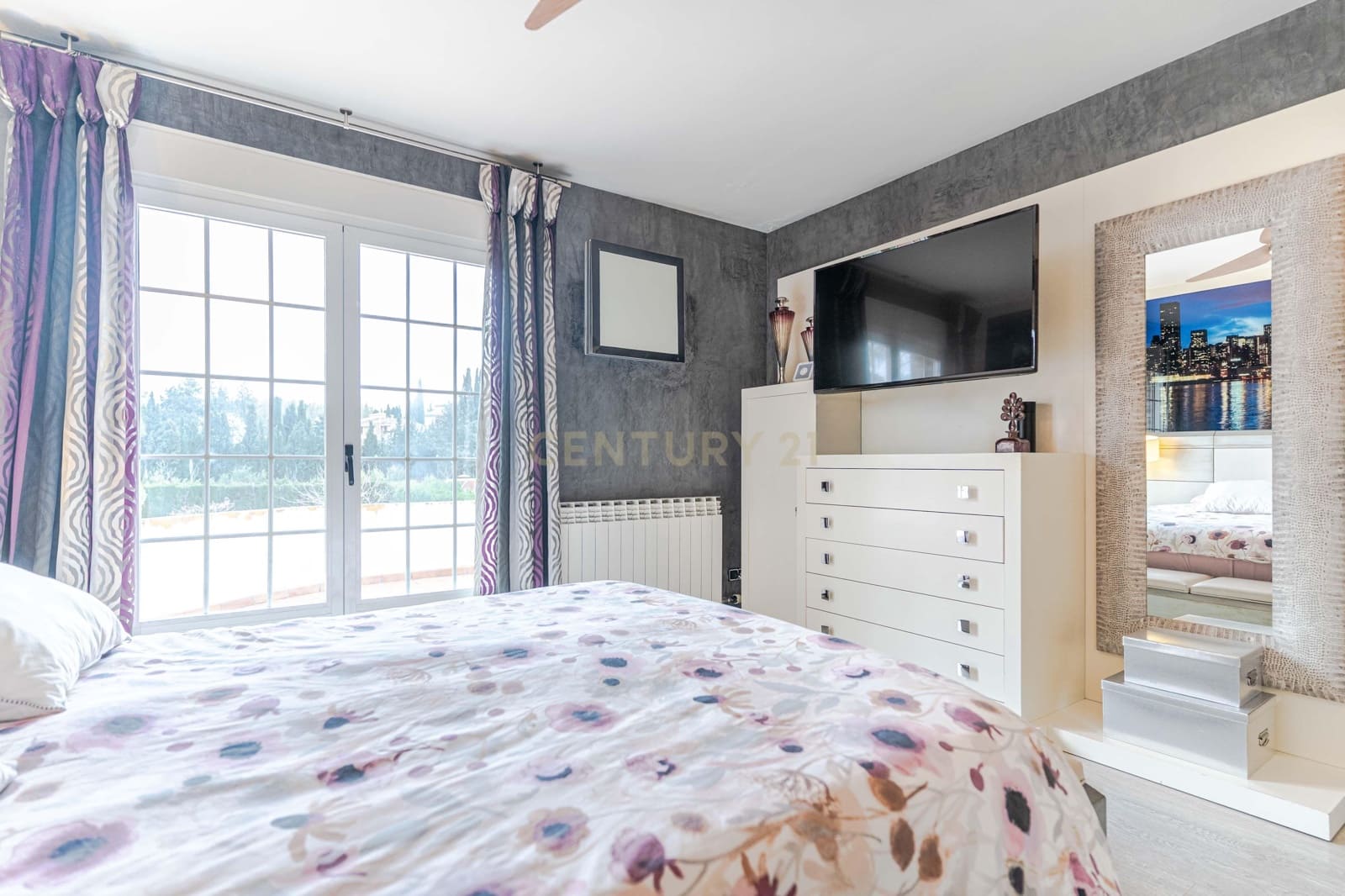 5 bedroom Villa for sale in Ogijares with pool - € 530,000 (Ref: 9697844)