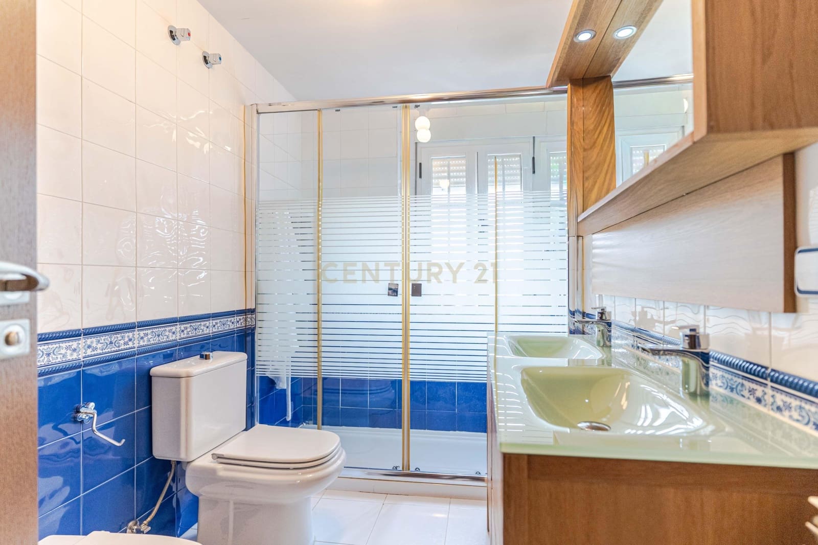 5 bedroom Villa for sale in Ogijares with pool - € 530,000 (Ref: 9697844)