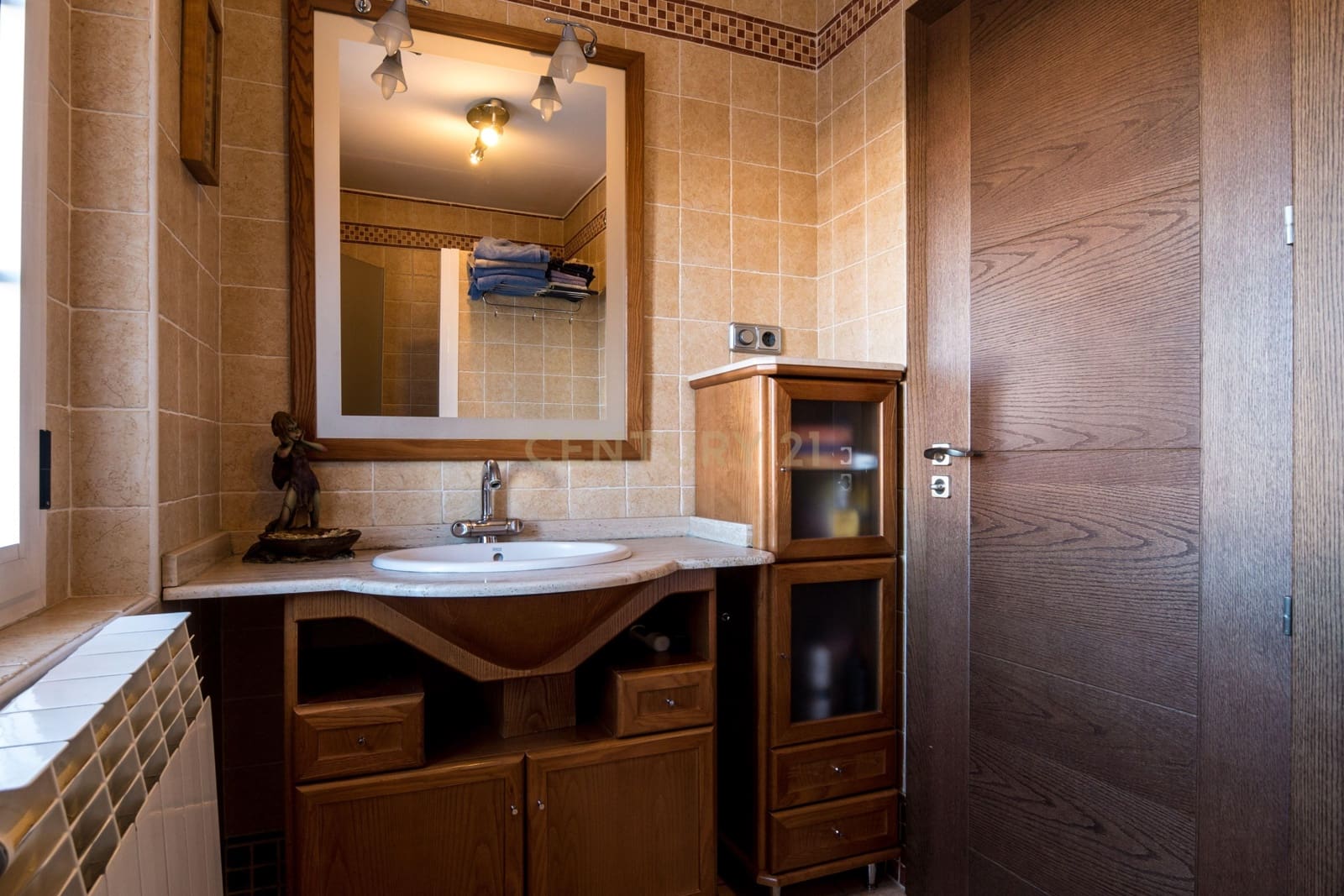 5 bedroom Villa for sale in Ogijares with pool - € 530,000 (Ref: 9697844)