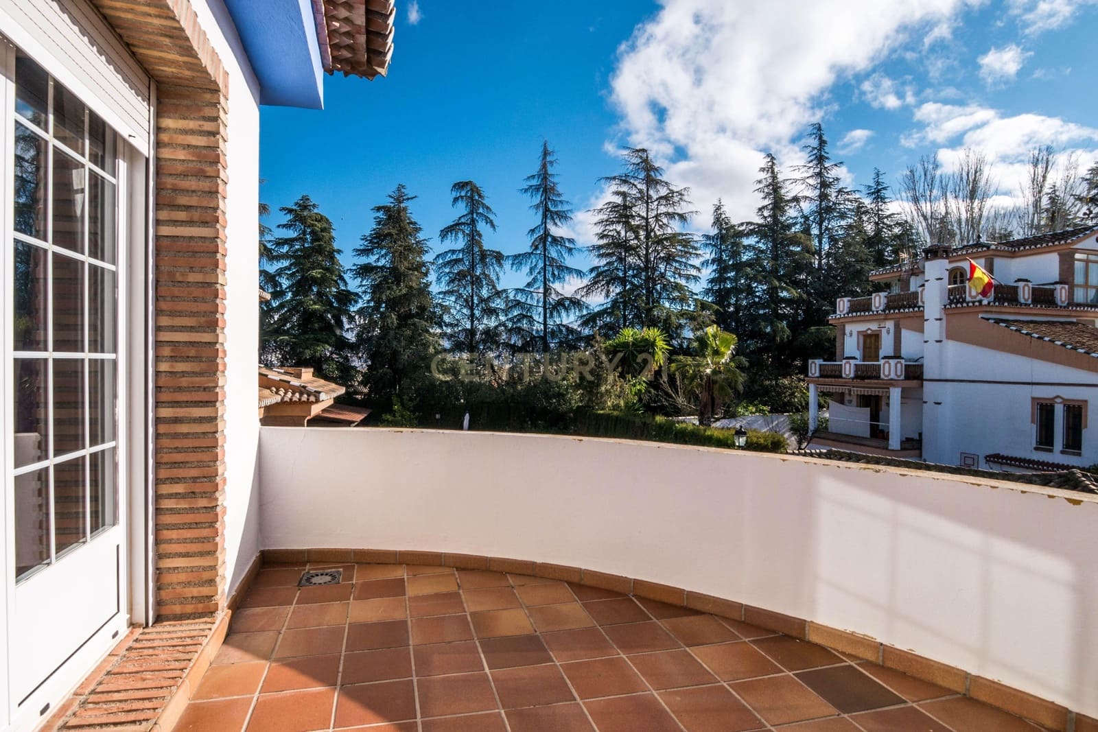 5 bedroom Villa for sale in Ogijares with pool - € 530,000 (Ref: 9697844)