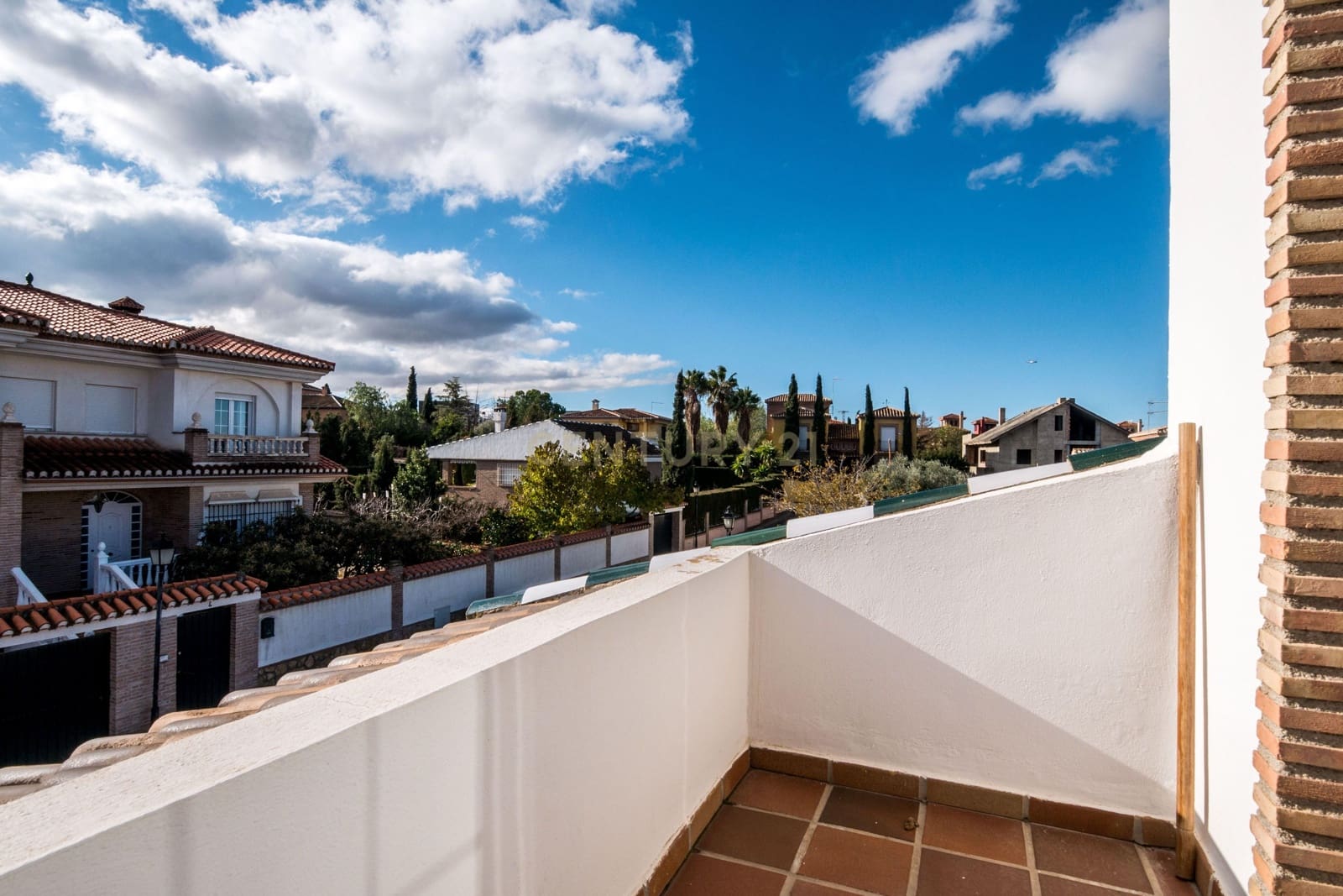 5 bedroom Villa for sale in Ogijares with pool - € 530,000 (Ref: 9697844)