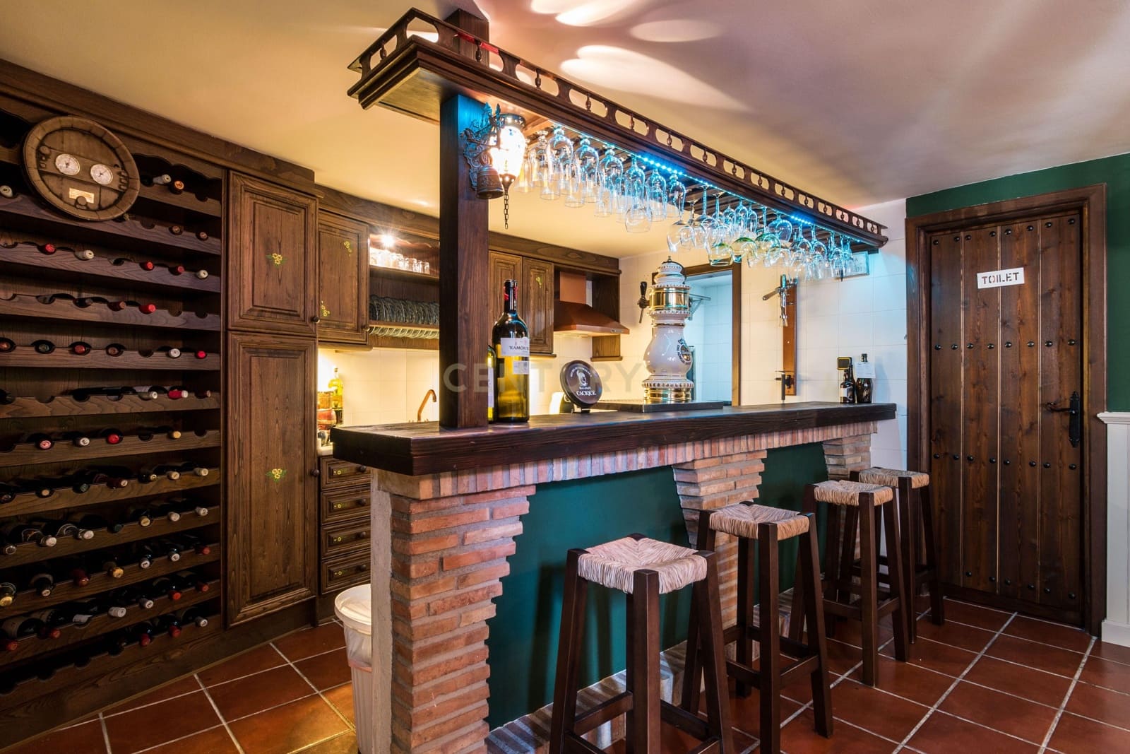 5 bedroom Villa for sale in Ogijares with pool - € 530,000 (Ref: 9697844)