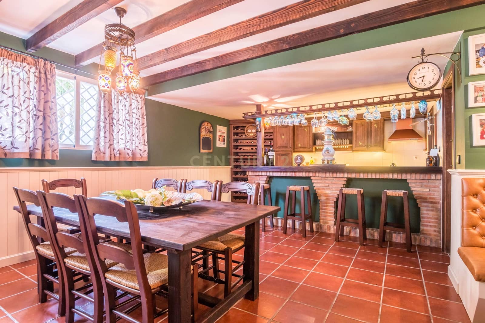 5 bedroom Villa for sale in Ogijares with pool - € 530,000 (Ref: 9697844)