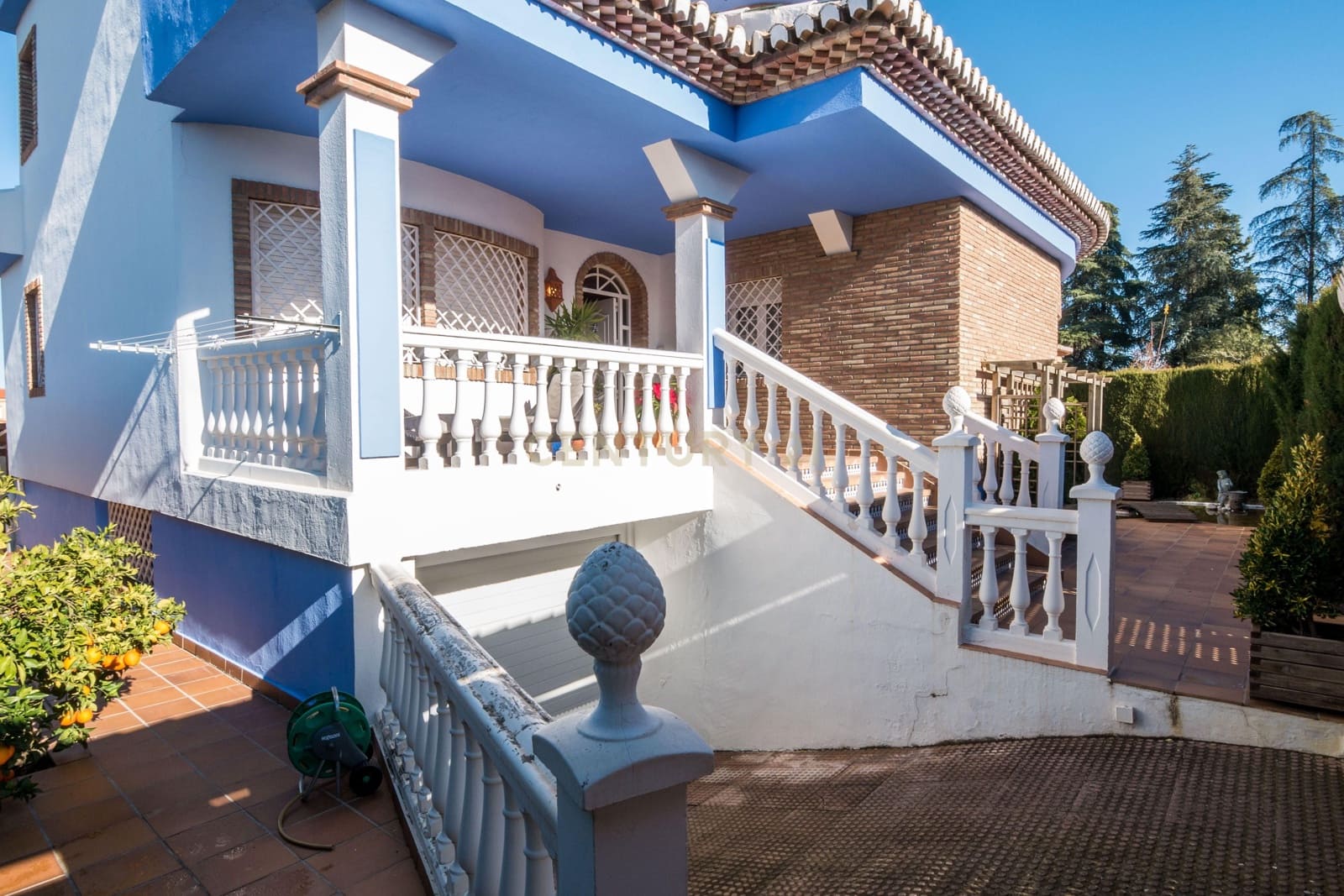 5 bedroom Villa for sale in Ogijares with pool - € 530,000 (Ref: 9697844)