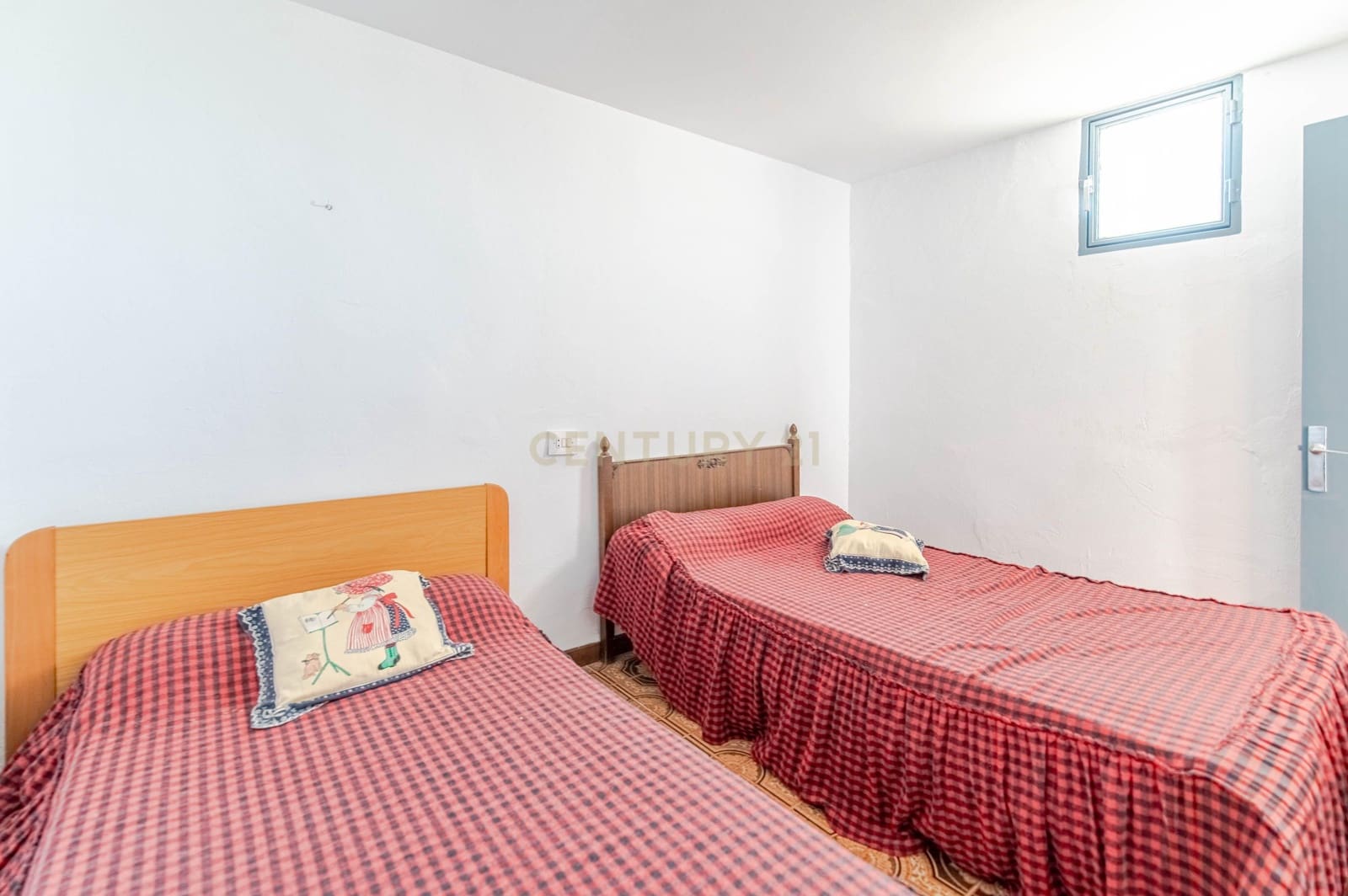 4 Zimmer Finca/Landgut zu verkaufen in Velez de Benaudalla - 190.000 € (Ref: 9697845)