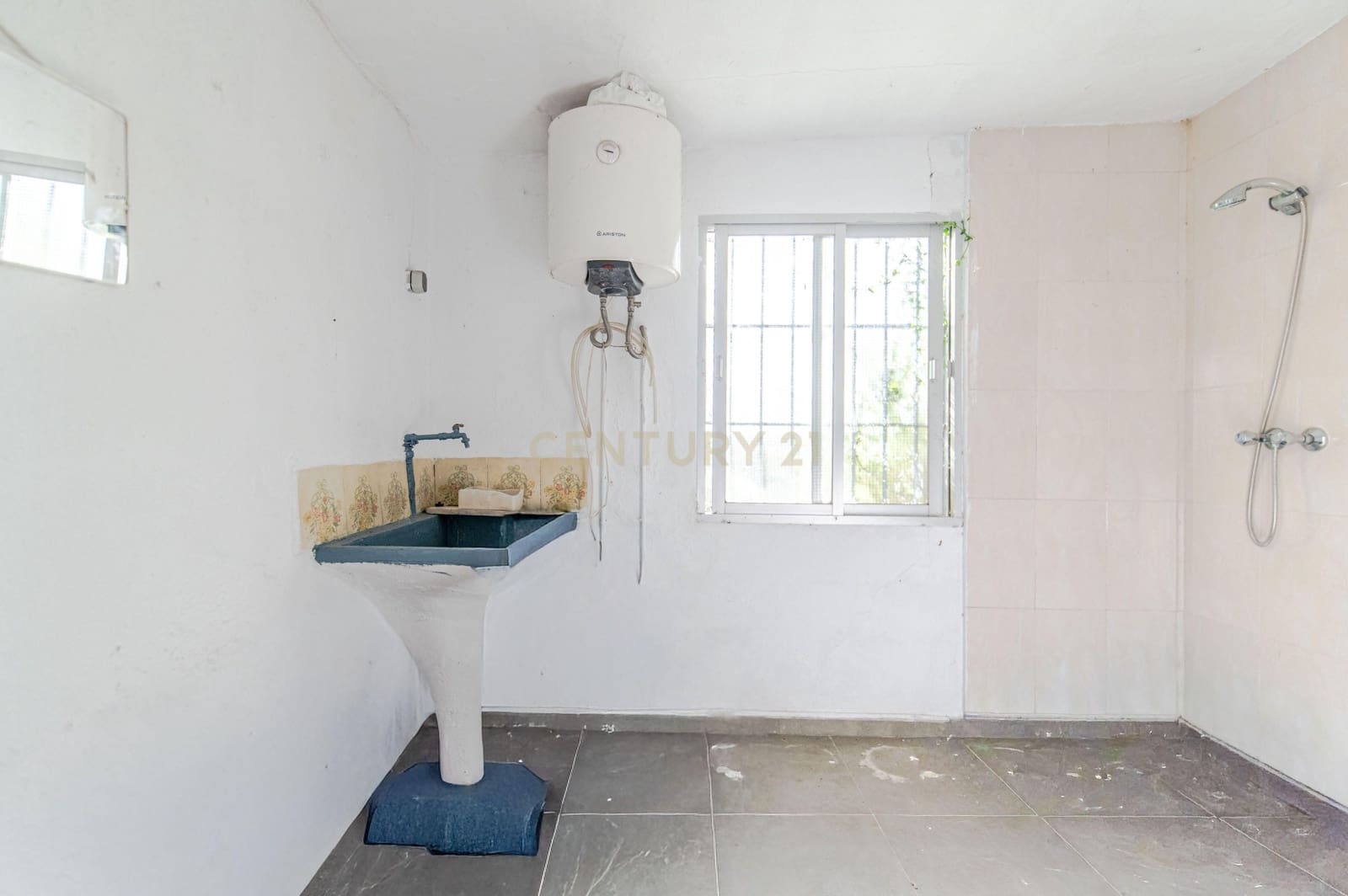 4 Zimmer Finca/Landgut zu verkaufen in Velez de Benaudalla - 190.000 € (Ref: 9697845)