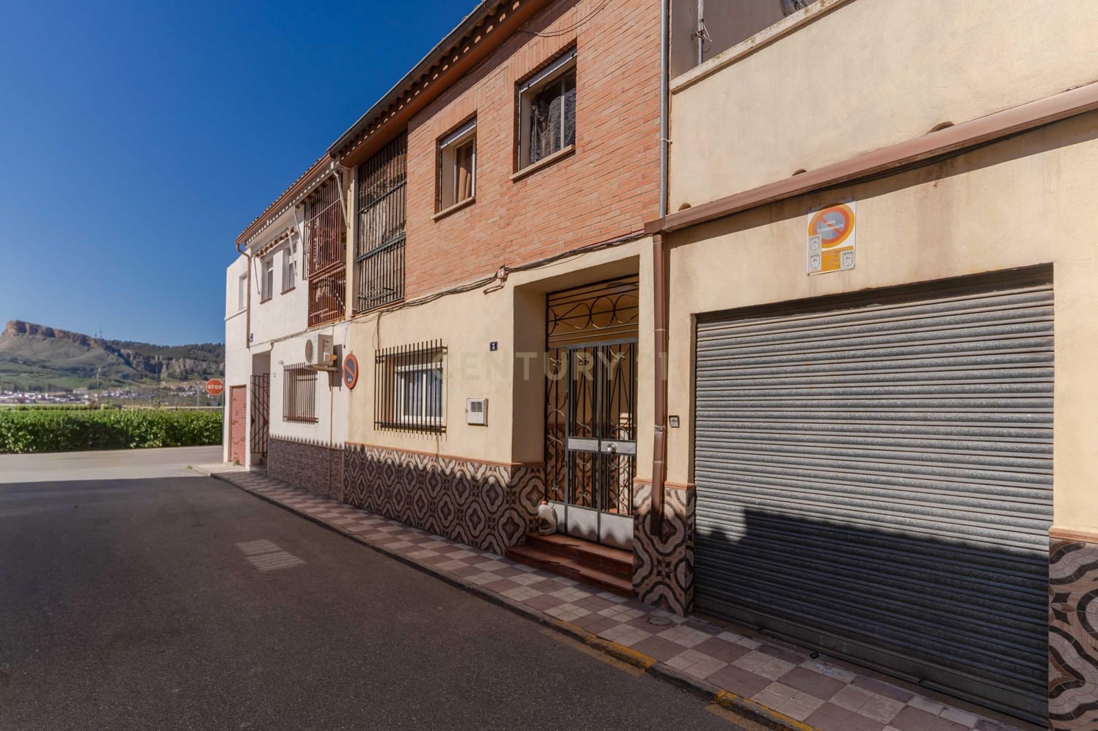 3 bedroom Townhouse for sale in Albolote - € 175,000 (Ref: 9700002)