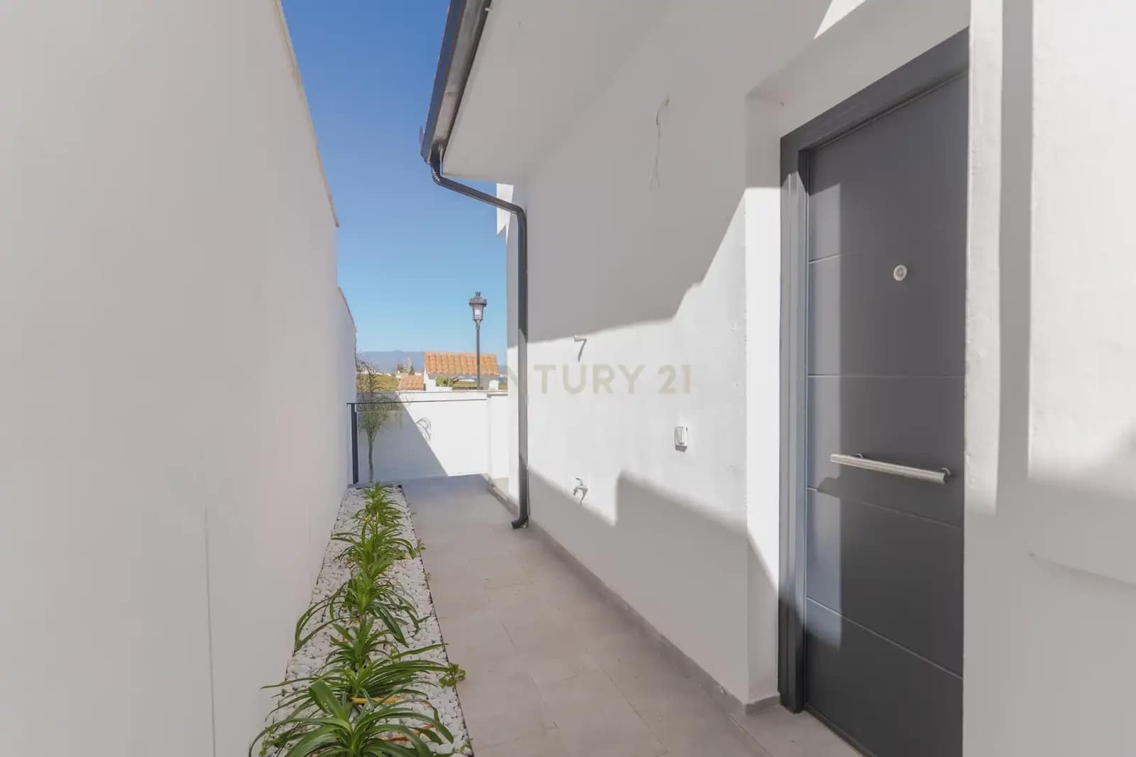 3 soveværelse Semi-Rækkehus til salg i Manilva - € 339.000 (Ref: 9707963)