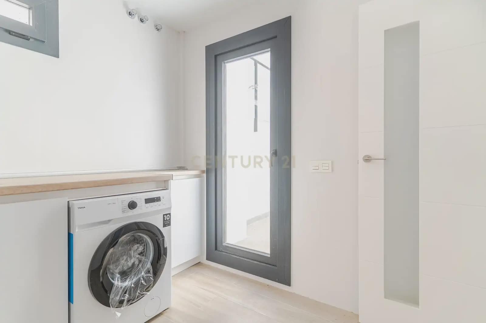 3 soveværelse Semi-Rækkehus til salg i Manilva - € 339.000 (Ref: 9707963)
