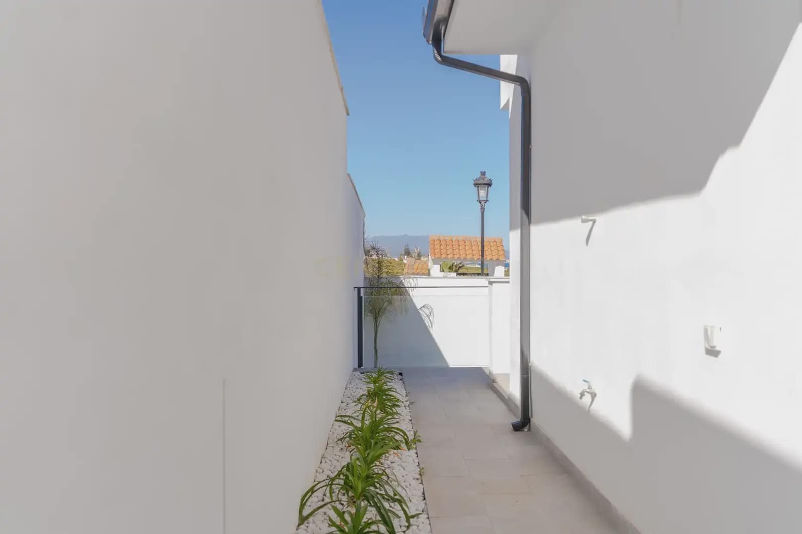 3 soveværelse Semi-Rækkehus til salg i Manilva - € 339.000 (Ref: 9707963)