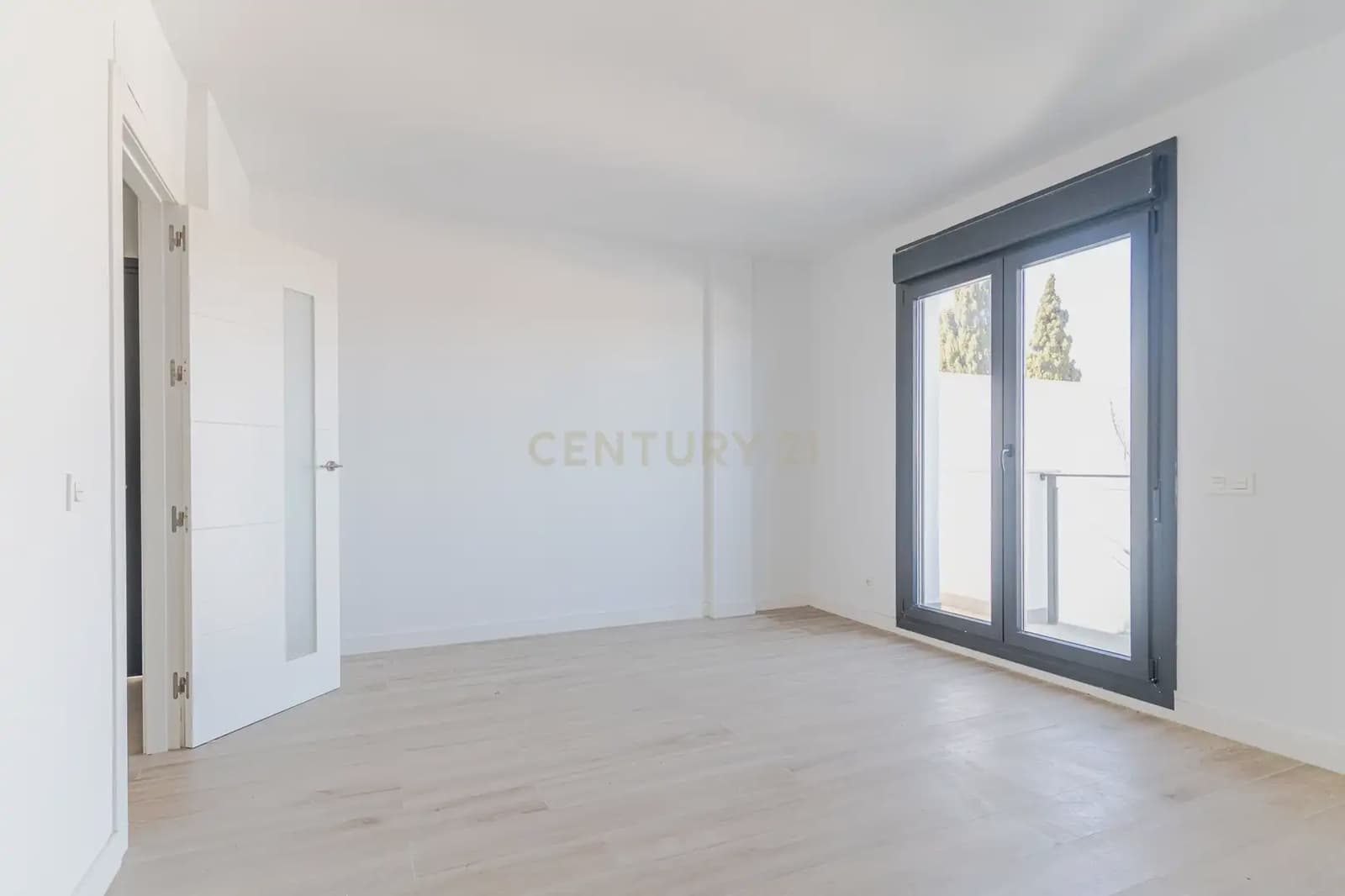 3 soveværelse Semi-Rækkehus til salg i Manilva - € 339.000 (Ref: 9707963)